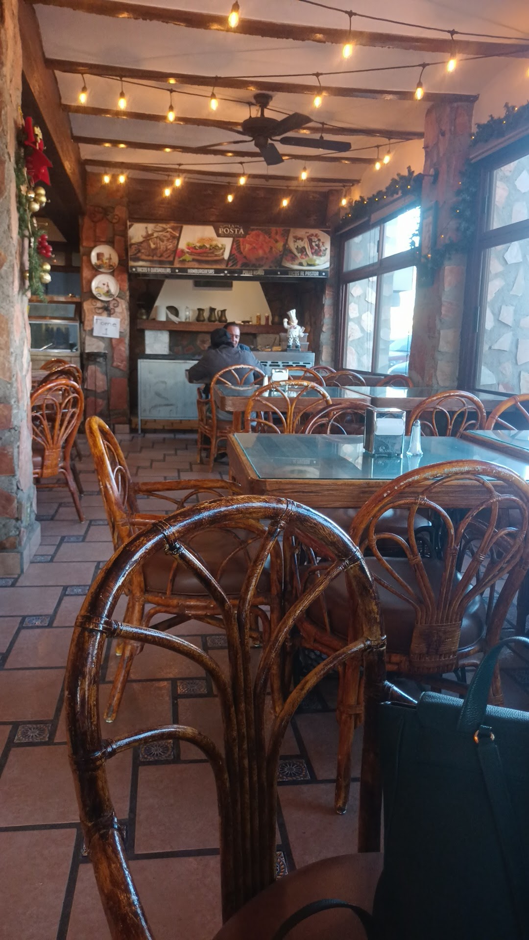 La Posta Restaurante y Bar image 4