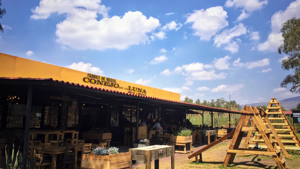 Mezcaleria Conejo en la Luna image 3