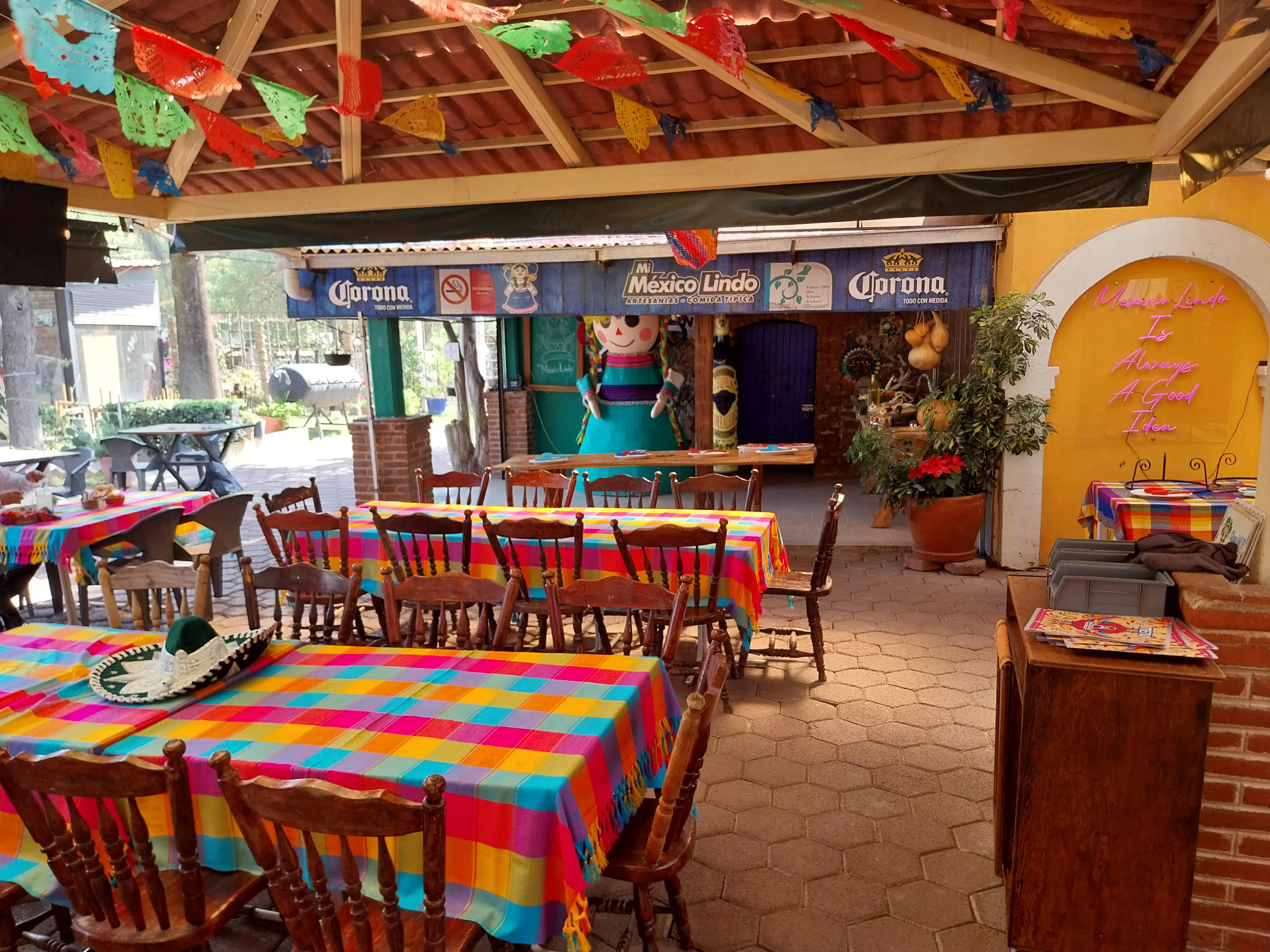 Mi México Lindo - Restaurante Y Artesanías image 2