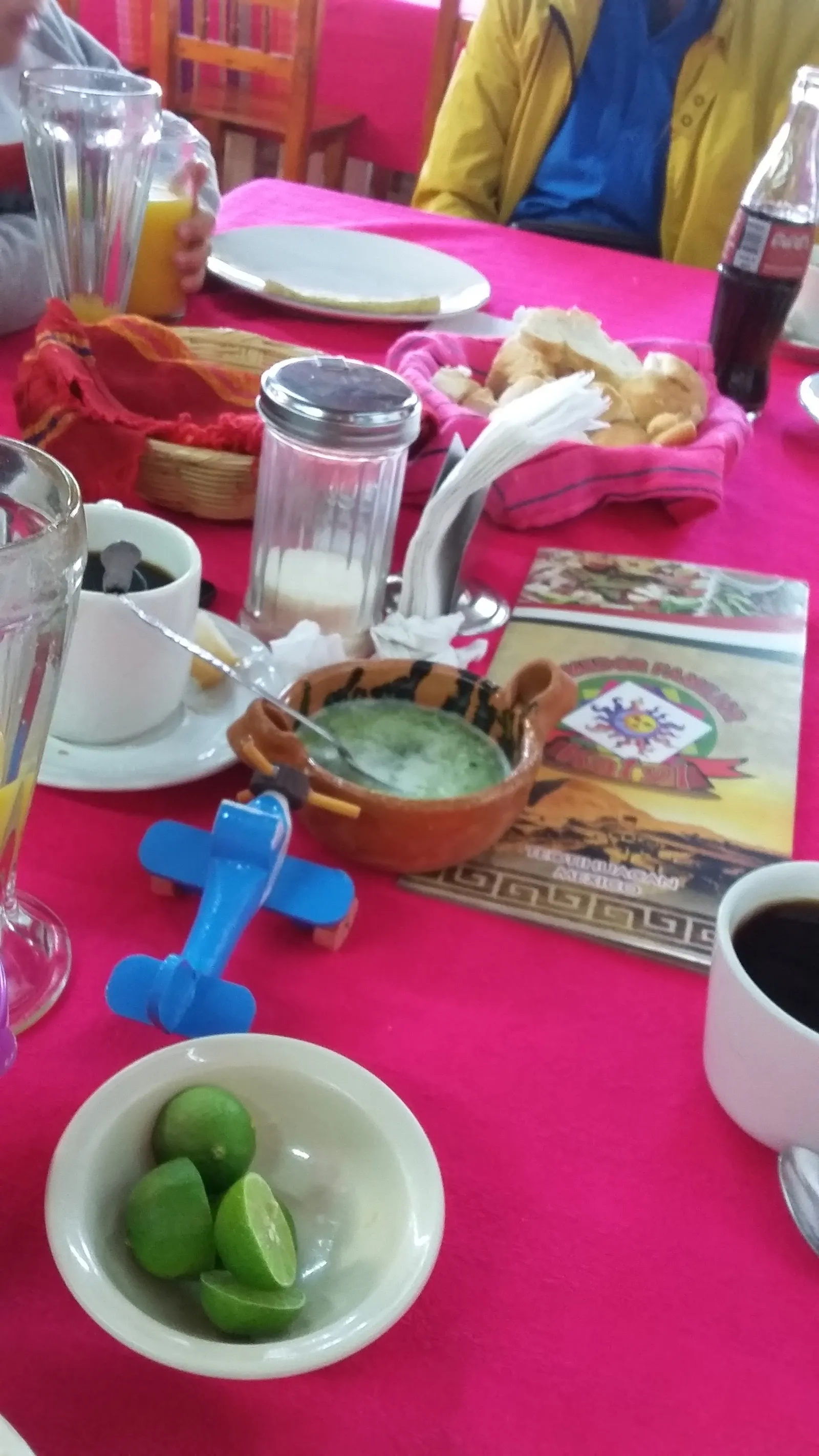 Comedor Katy image 8