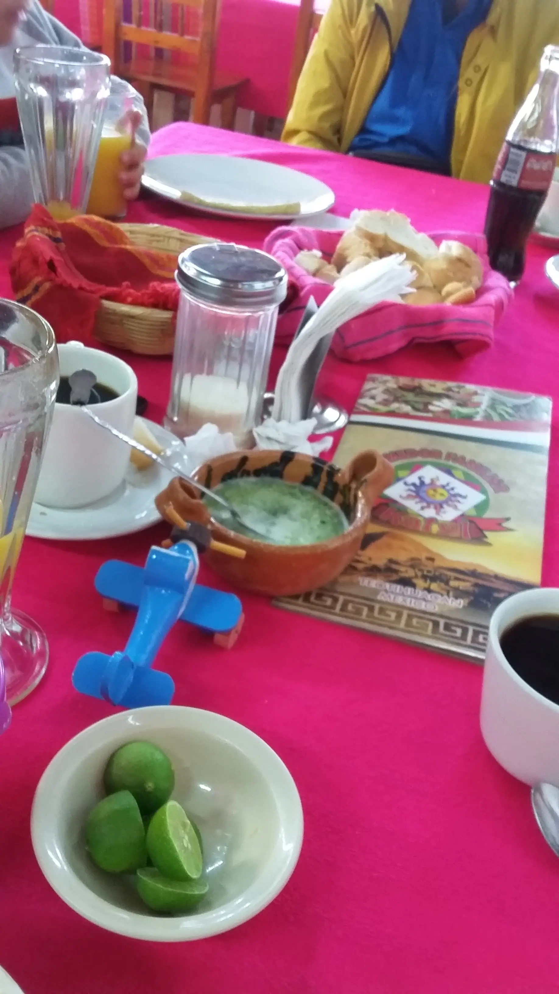 Comedor Katy image 8