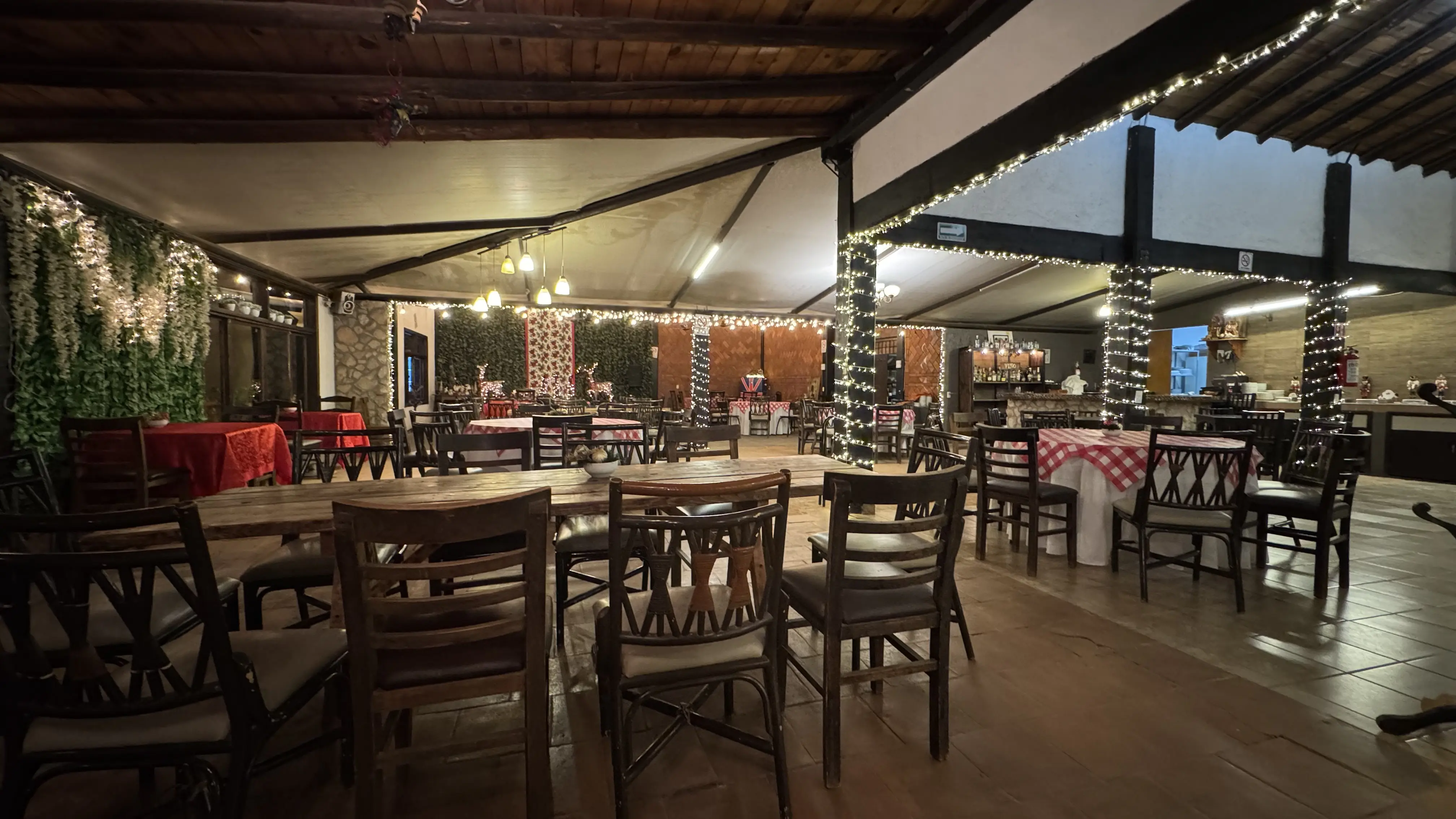 Los Ahuehuetes image 1