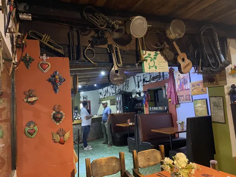 Los Ahuehuetes image 3