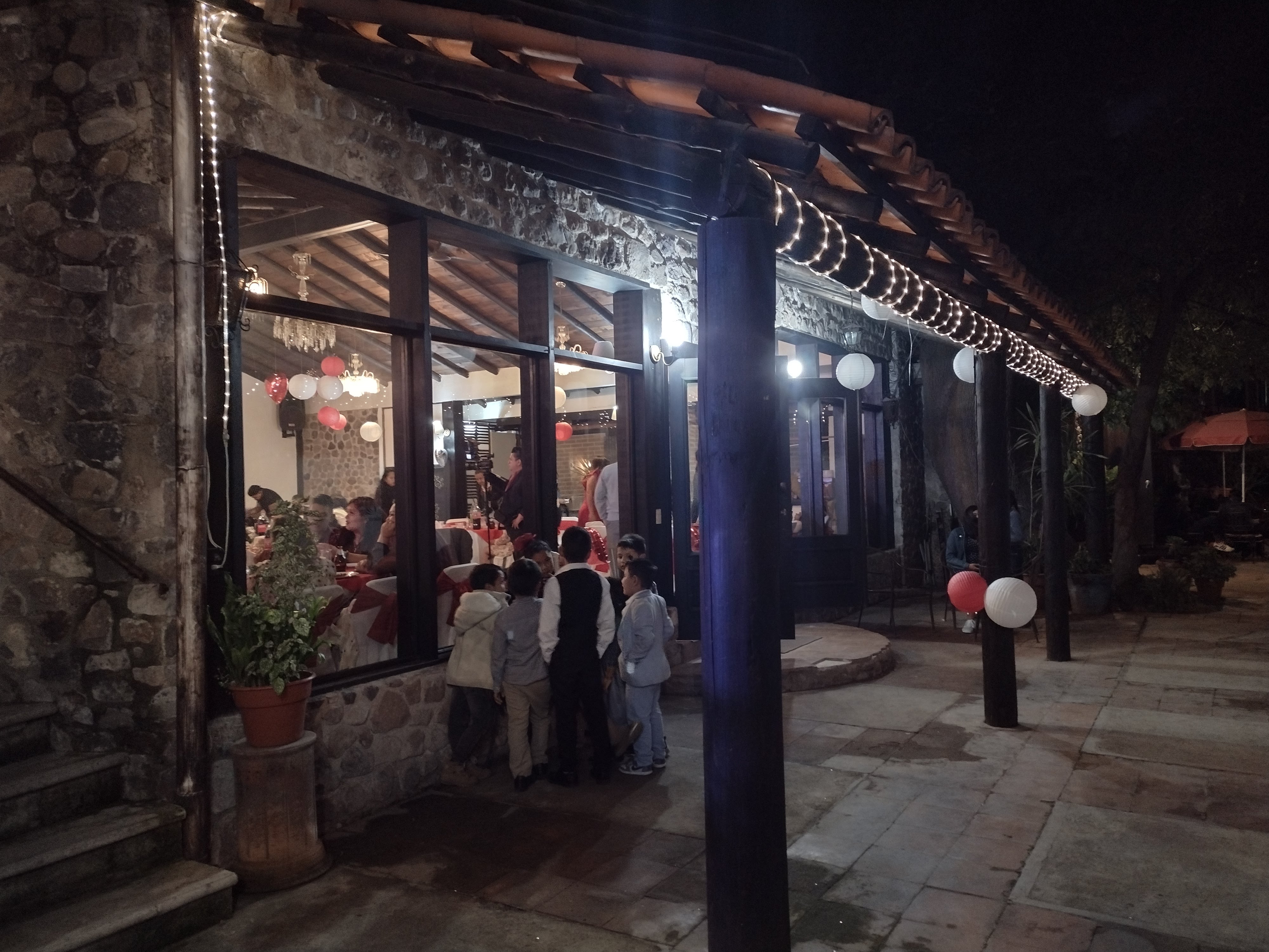 Los Ahuehuetes image 9