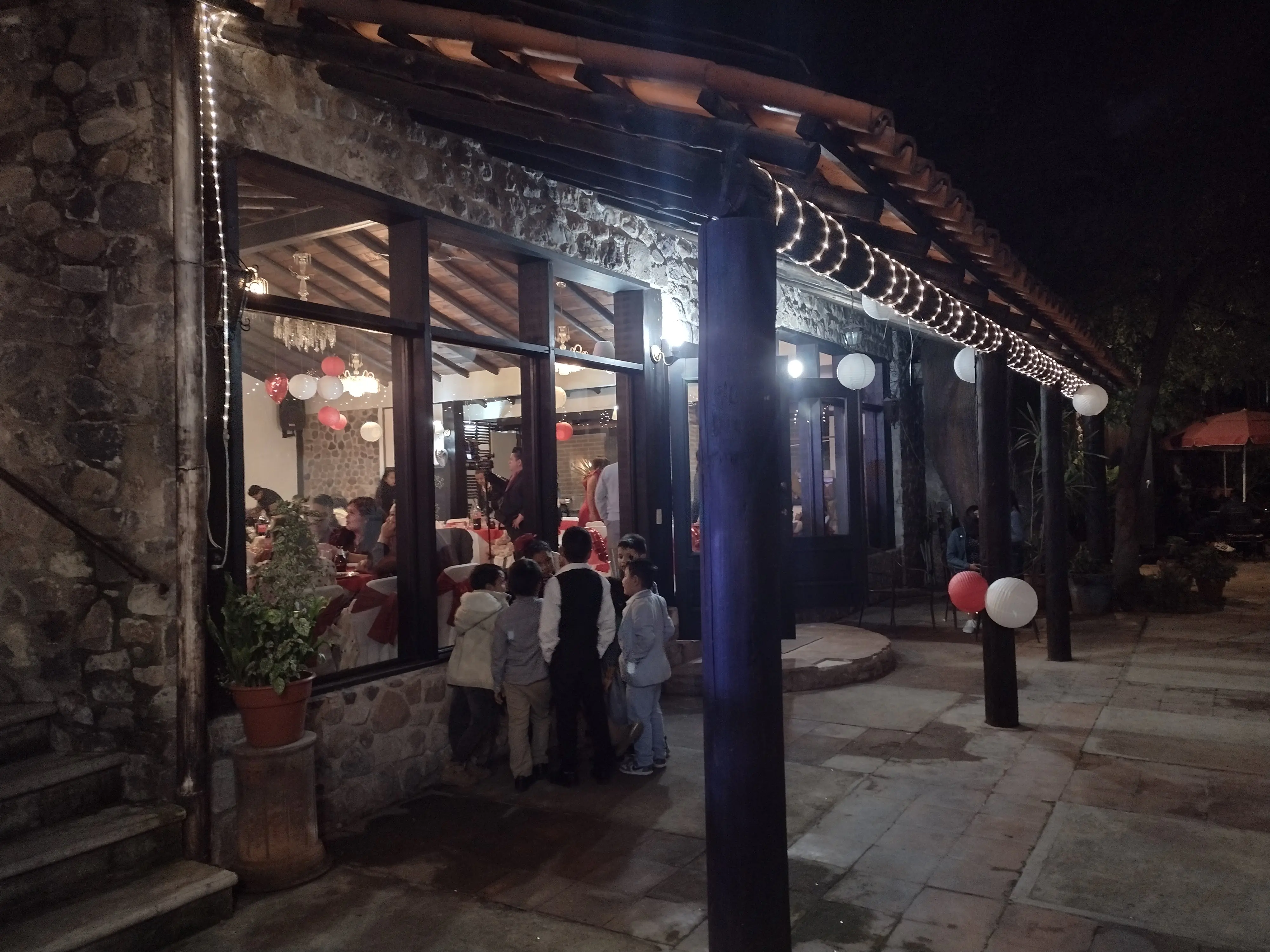 Los Ahuehuetes image 9