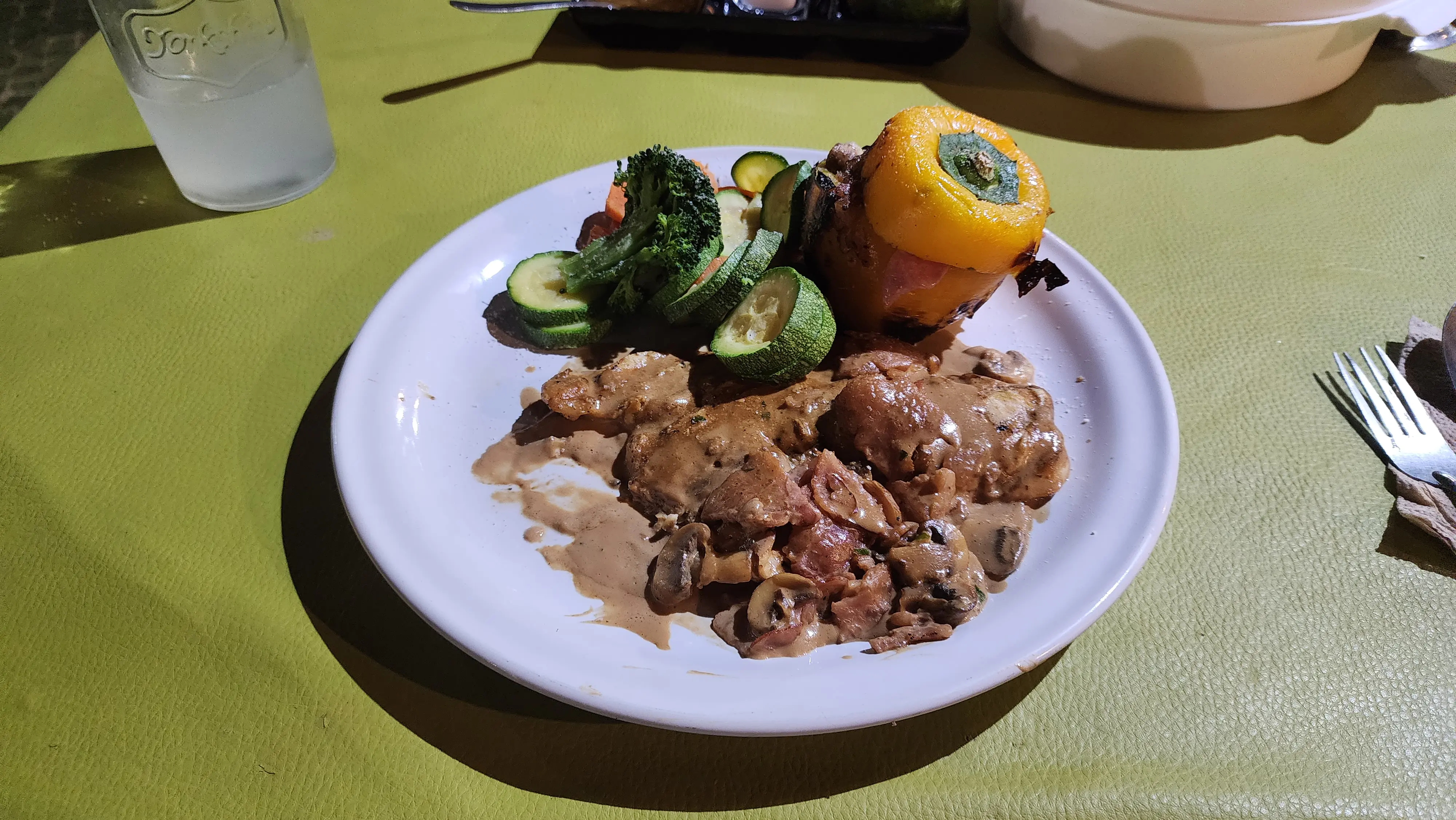 Los Ahuehuetes image 10