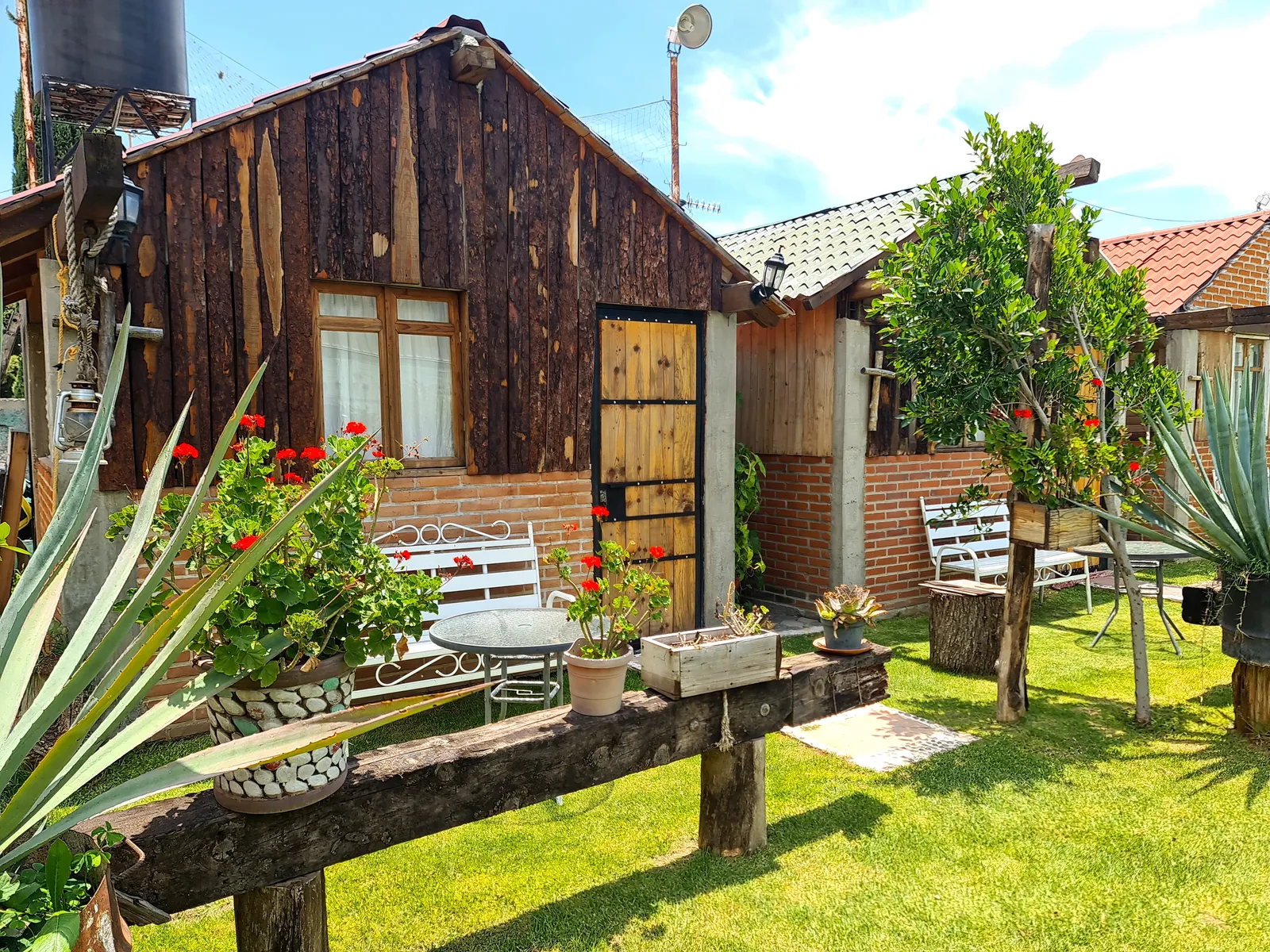 Los Adobes image 4