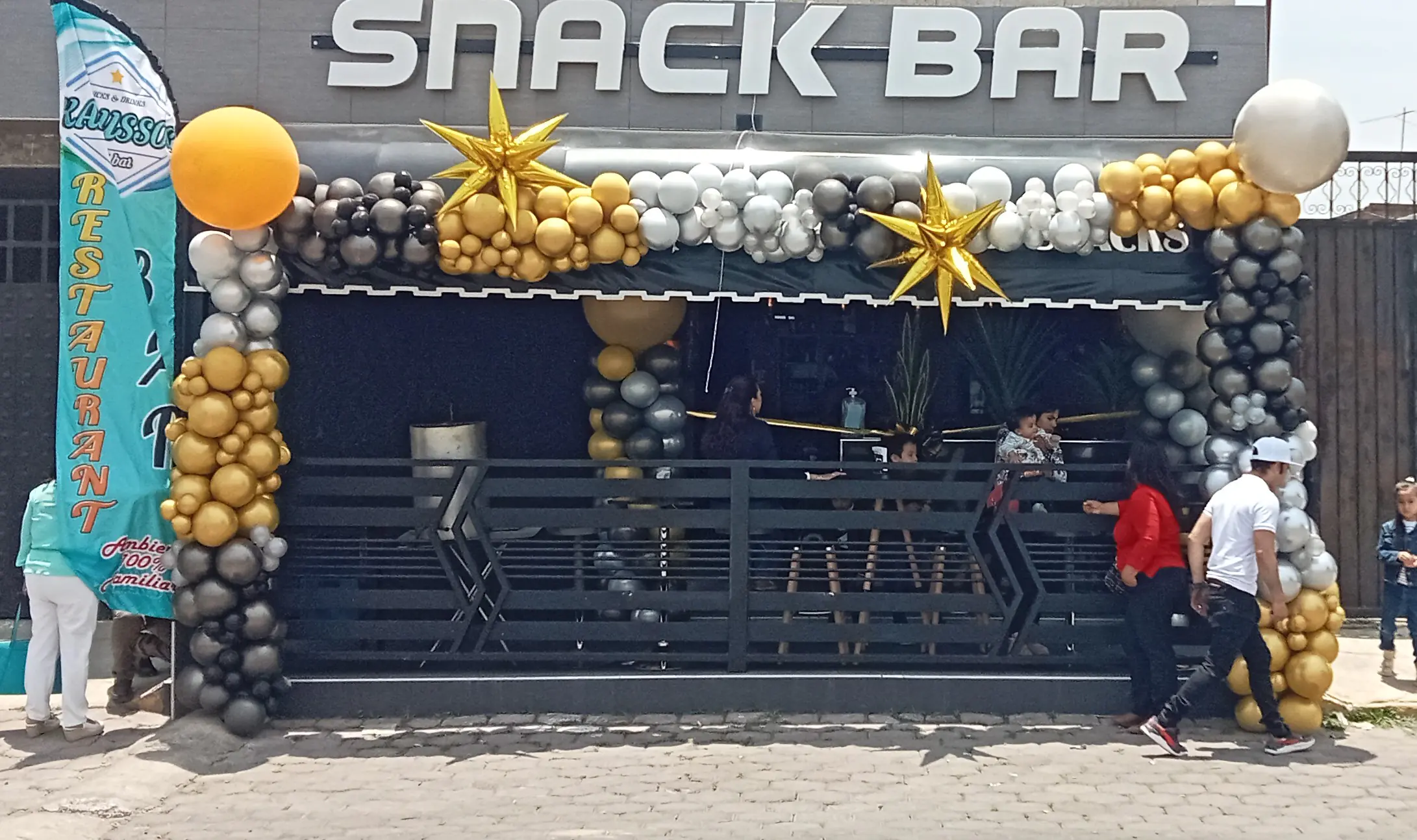 Karussos rest bar image 1