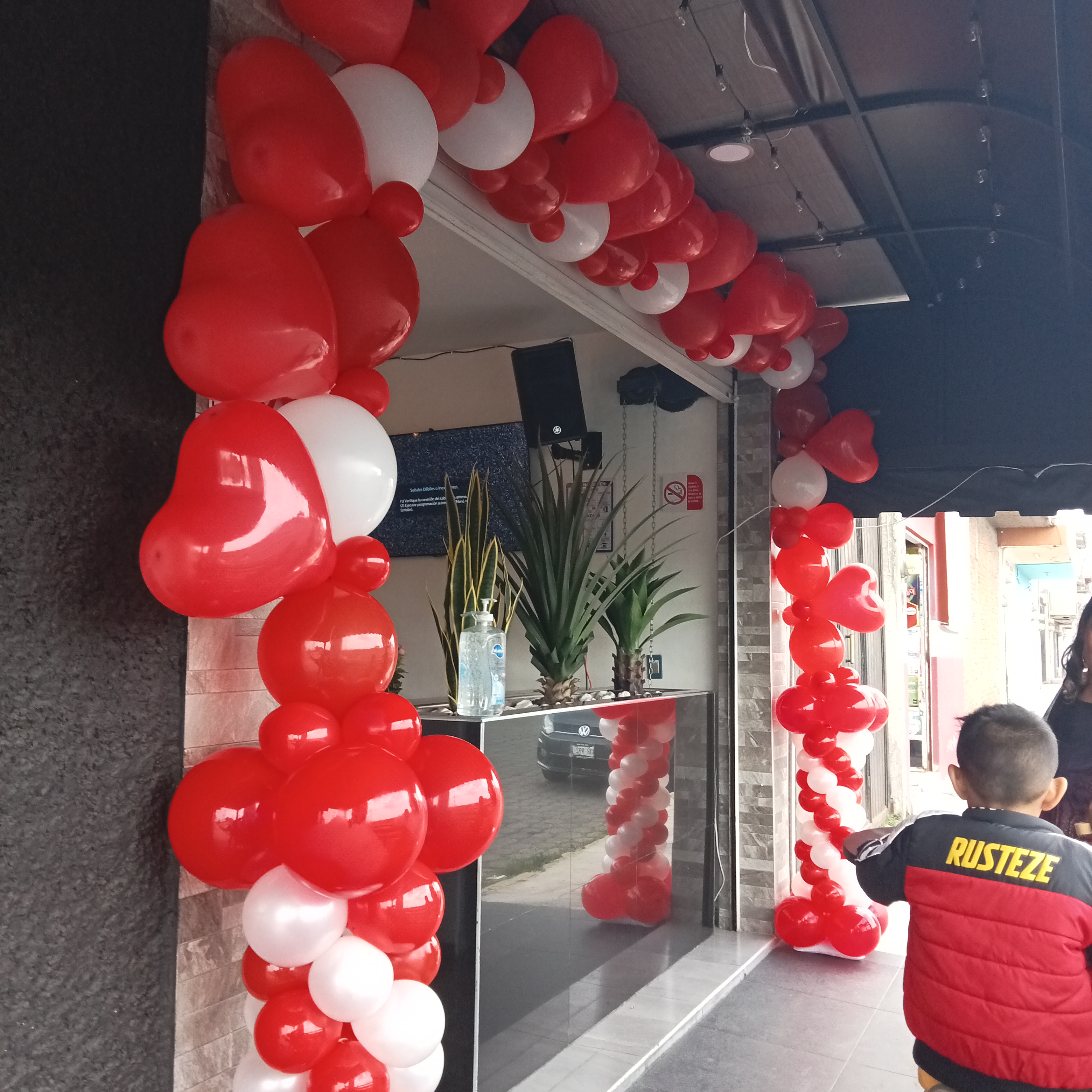 Karussos rest bar image 9