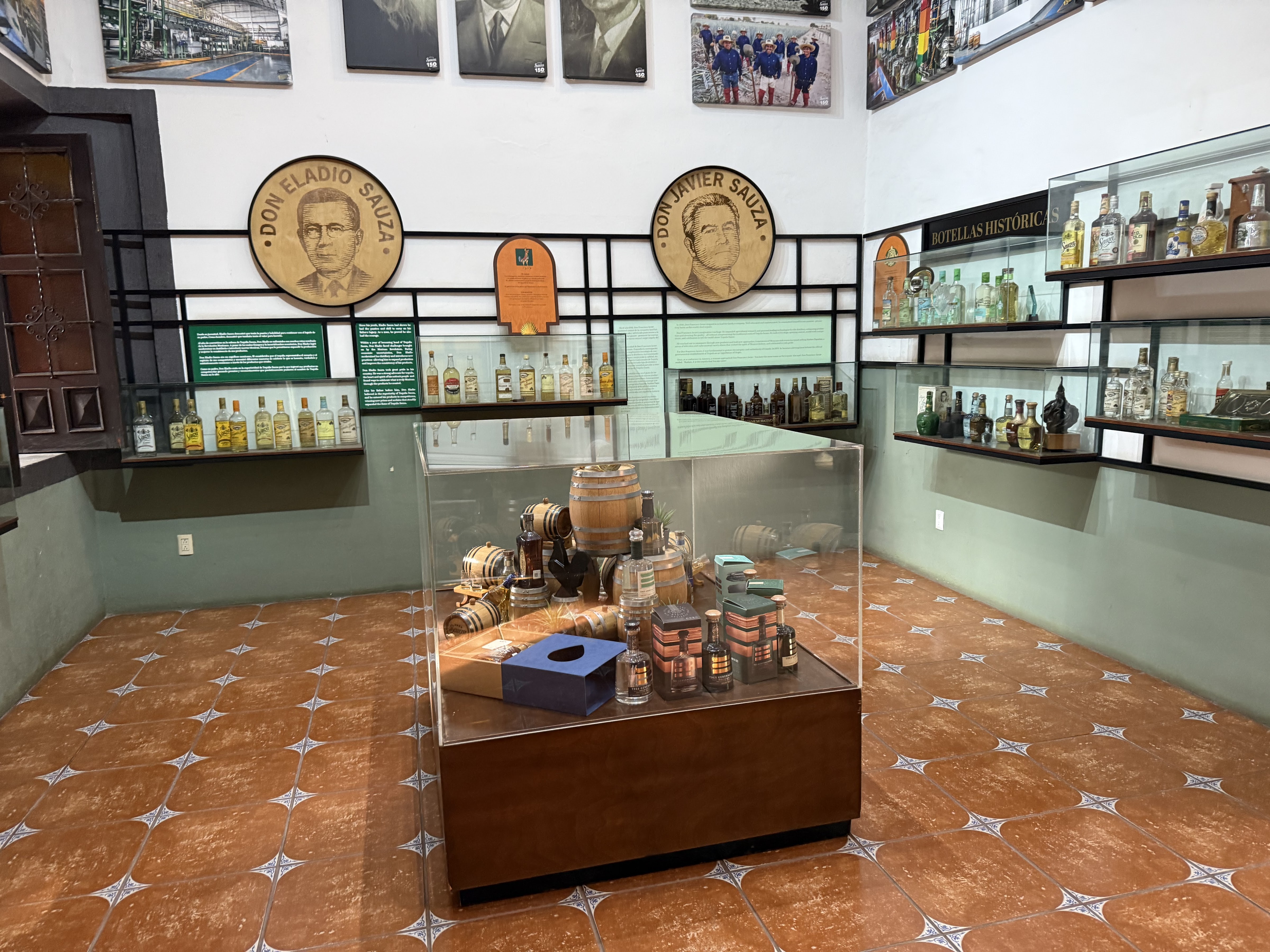 La Cueva de Don Cenobio image 5