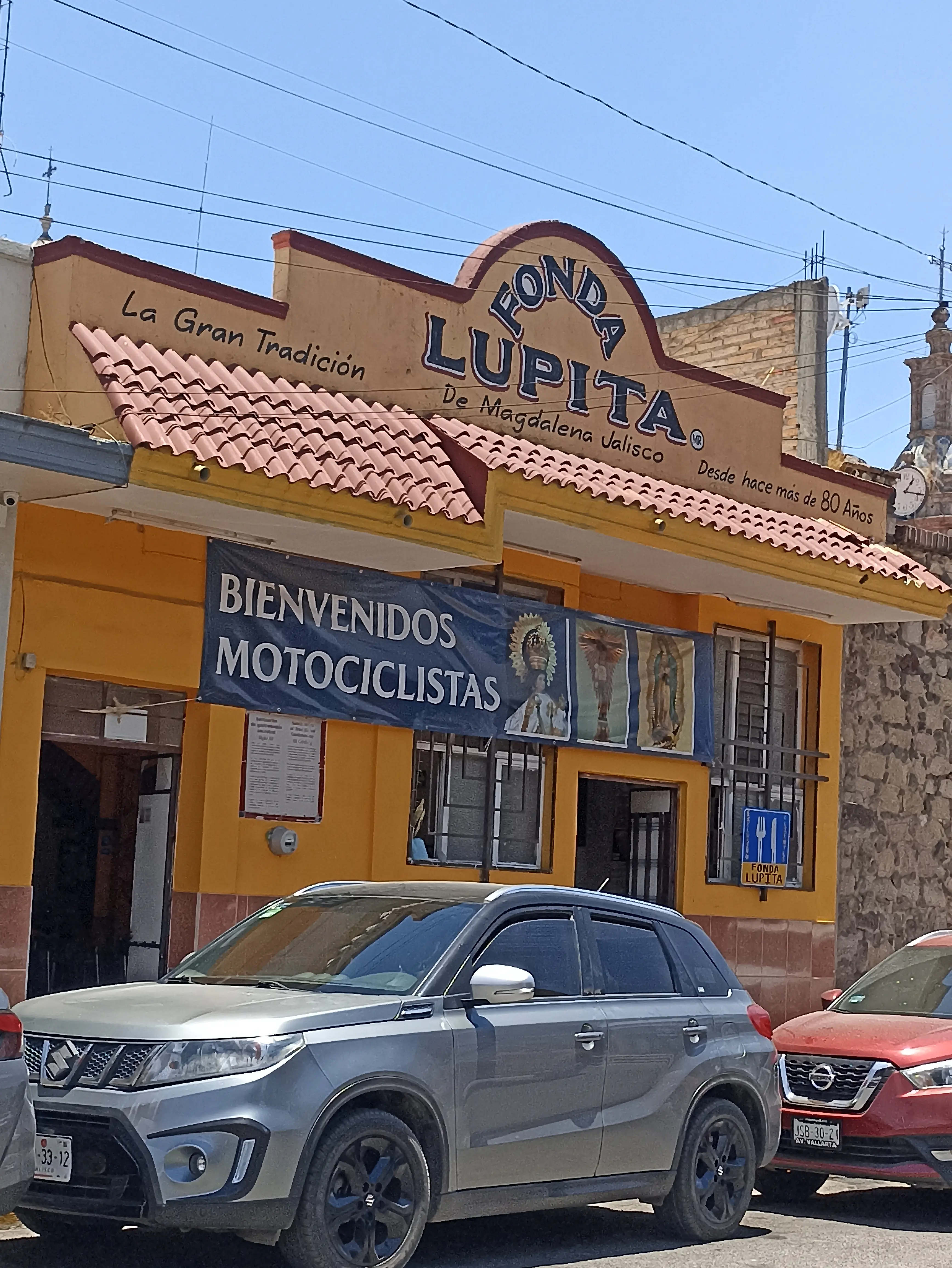 Fonda Lupita image 1