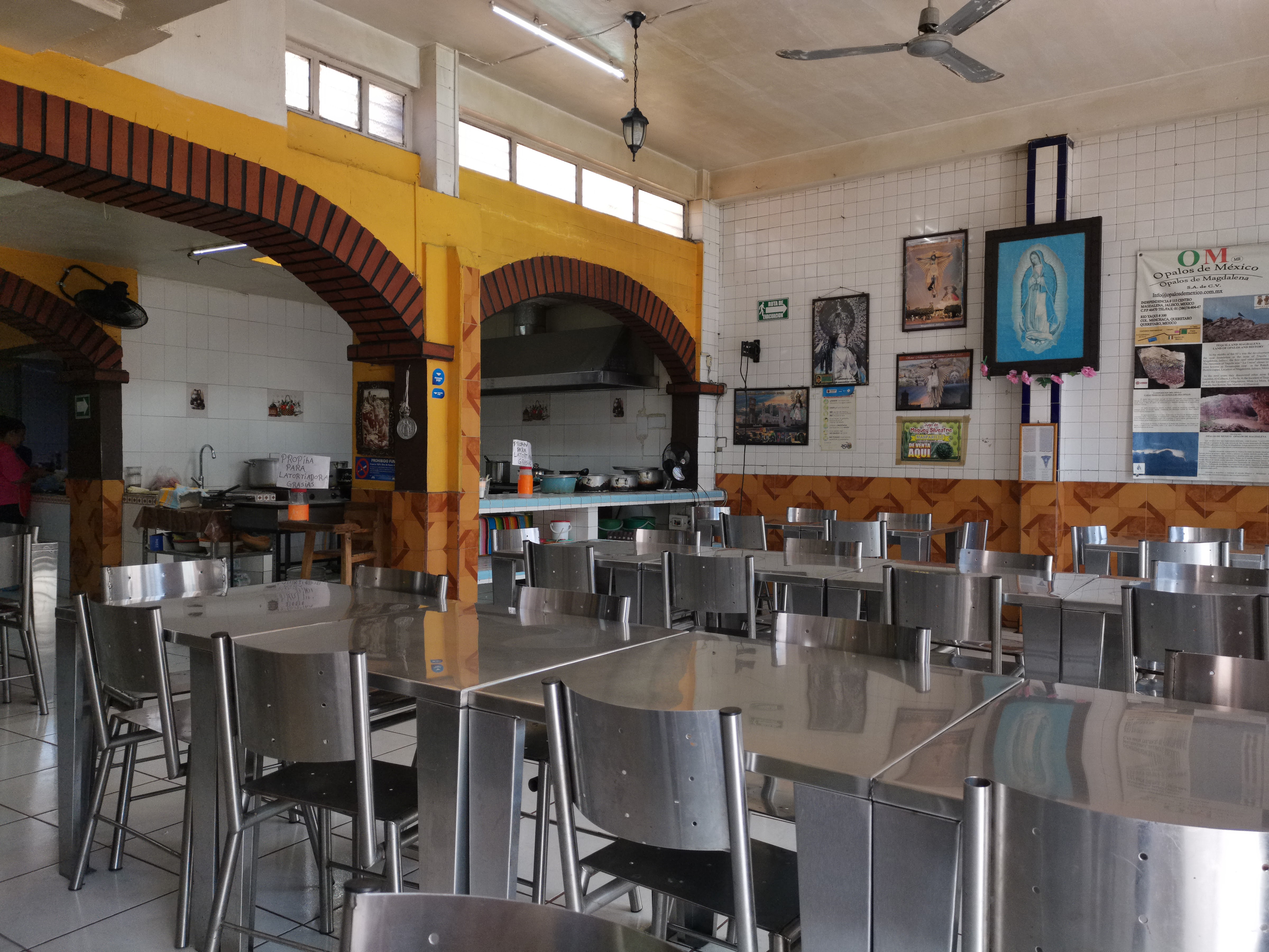 Fonda Lupita image 4