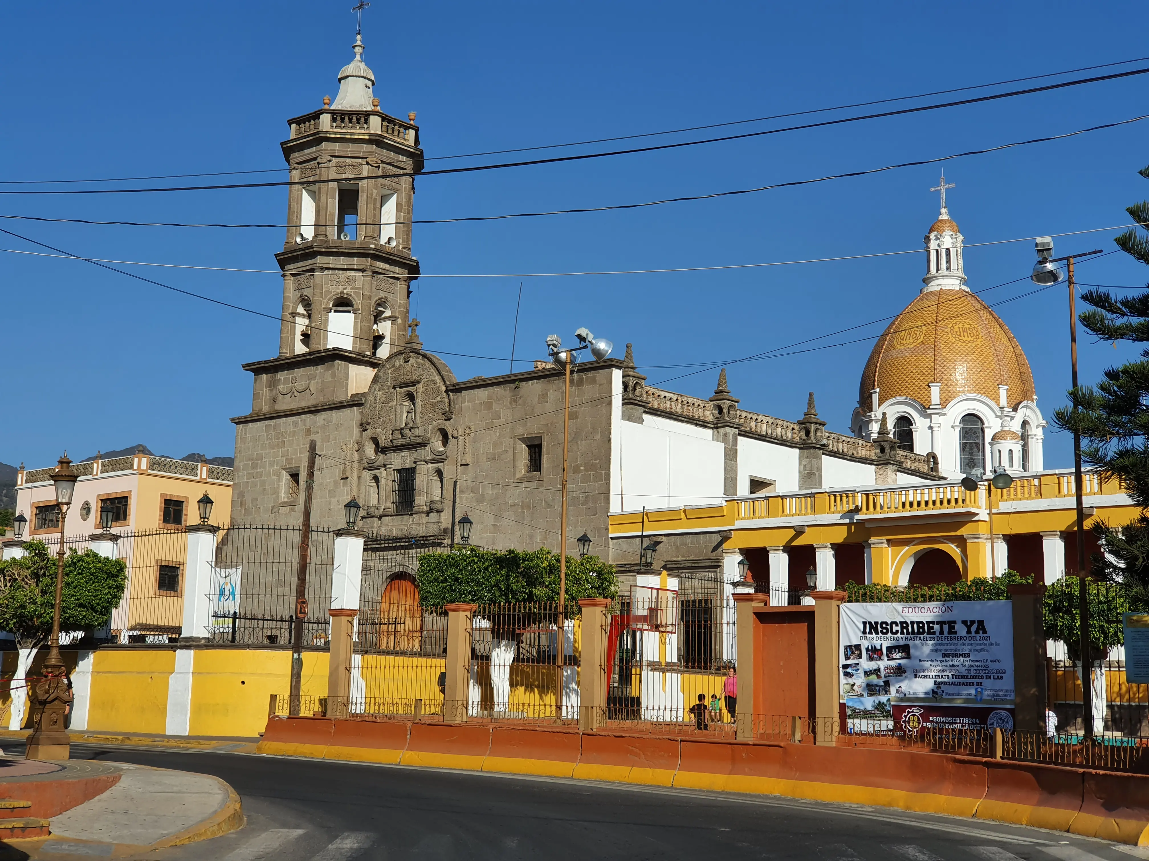 Fonda Lupita image 7