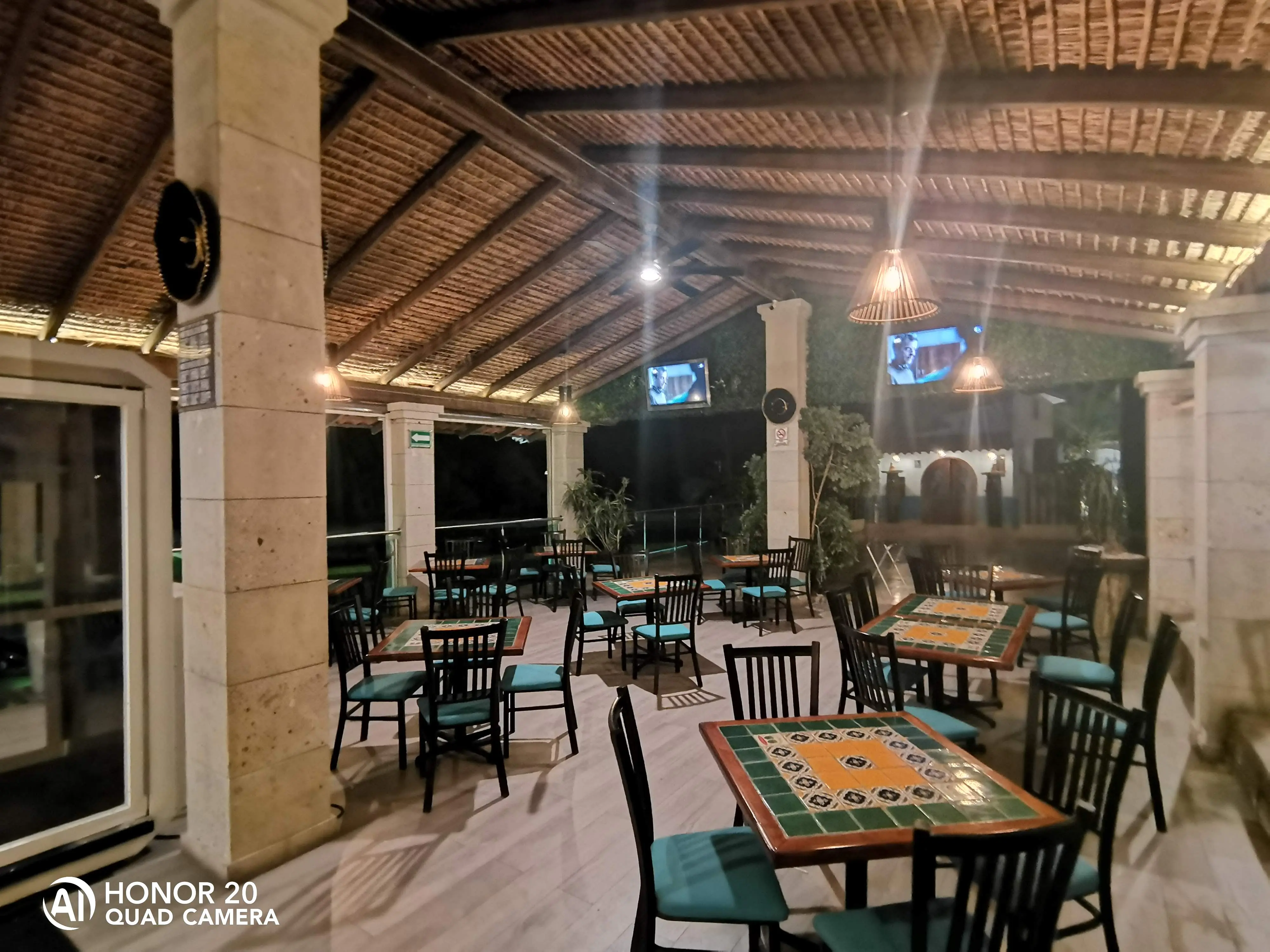 Los Limones Restaurant image 1