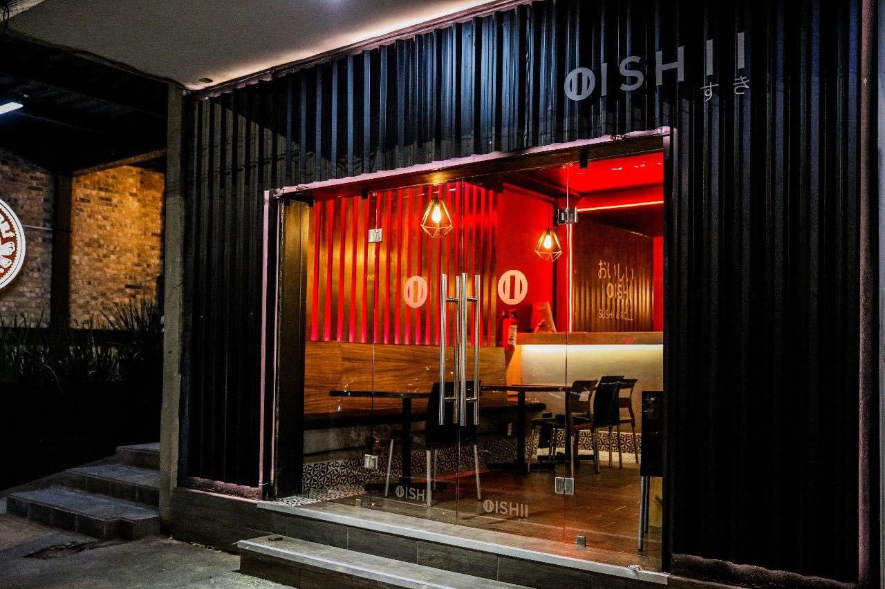 Oishii Sushi & Roll image 1