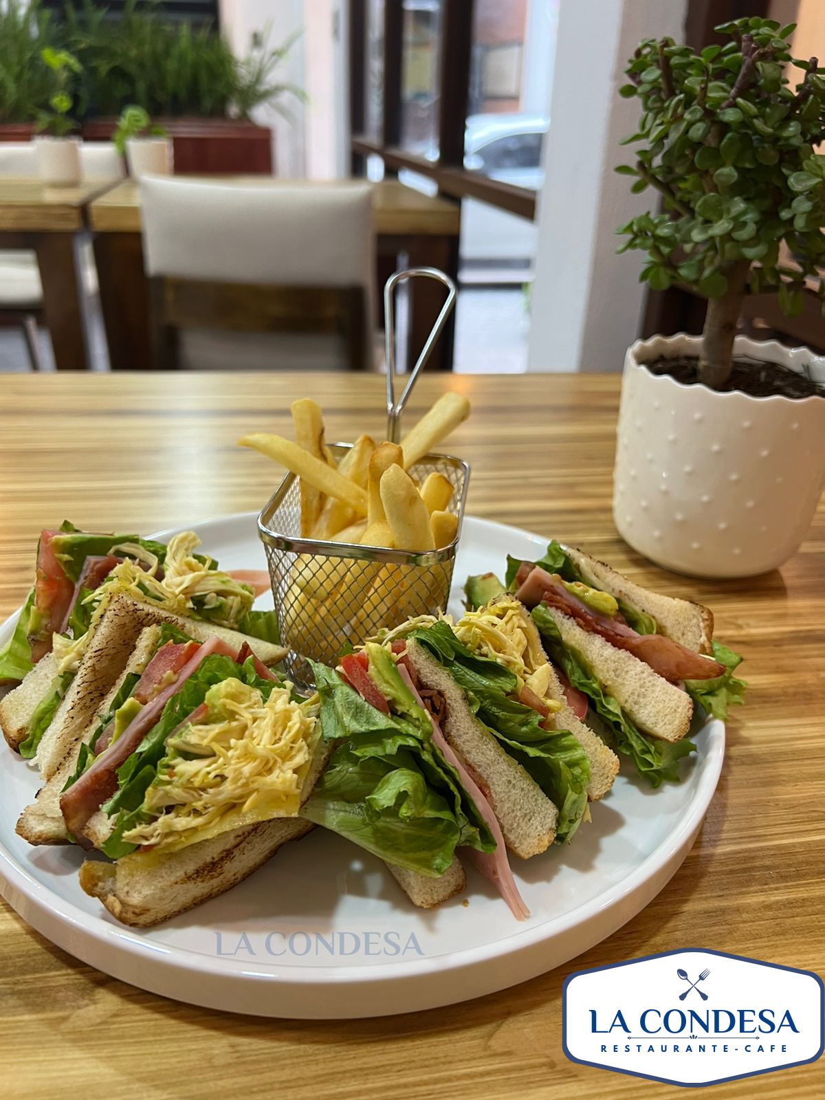 La Condesa Restaurante-Café image 2