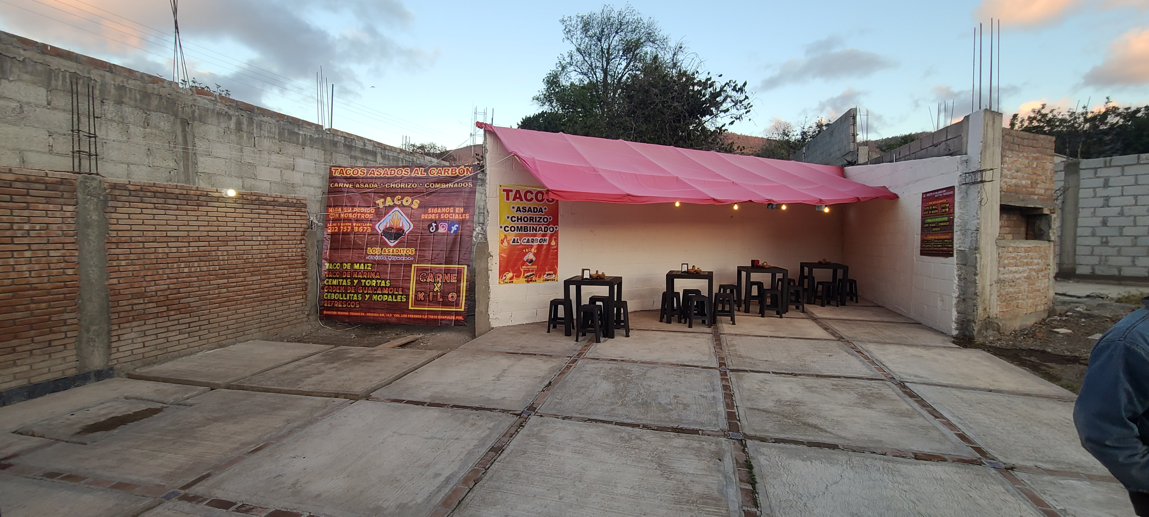 Tacos Los Asaditos "Estilo Tijuana" image 1