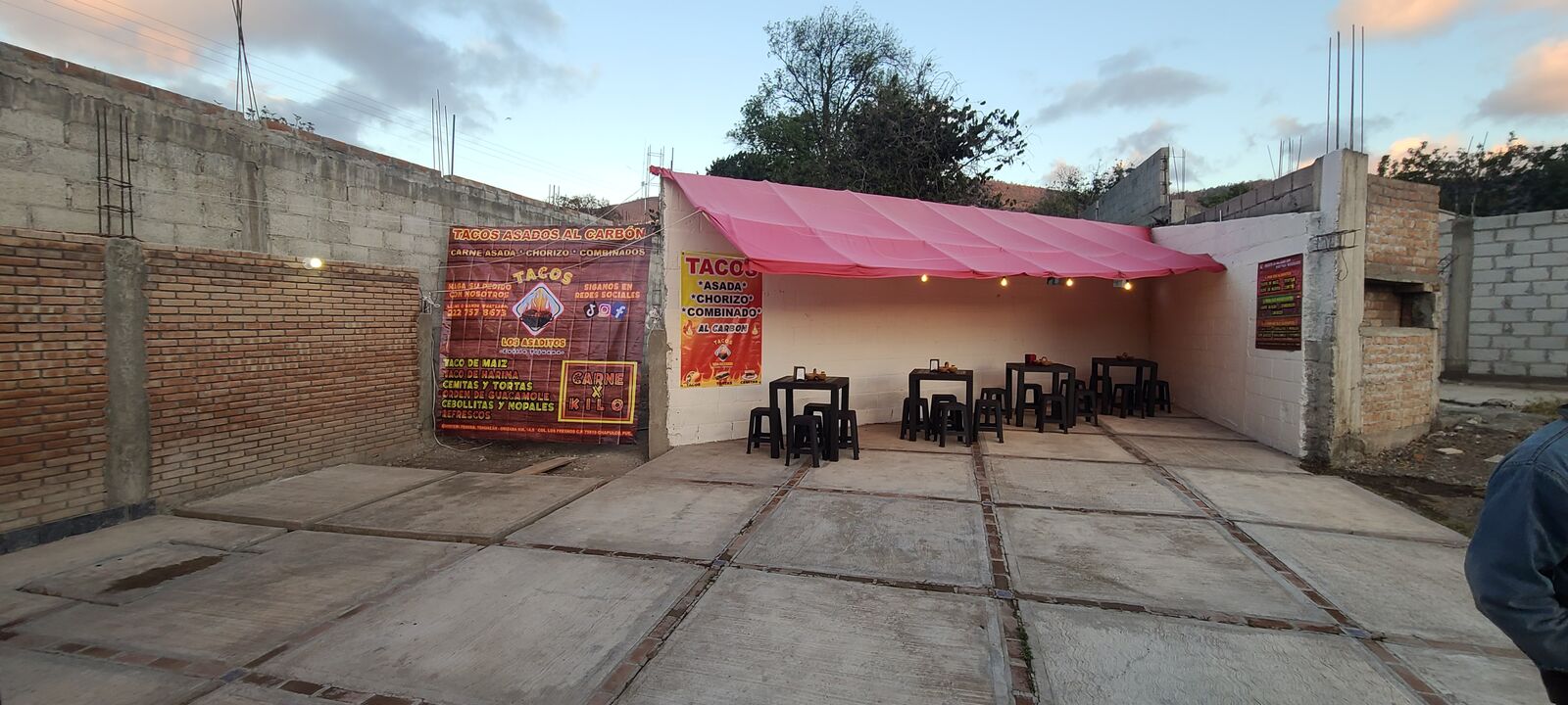 Tacos Los Asaditos "Estilo Tijuana" image 1