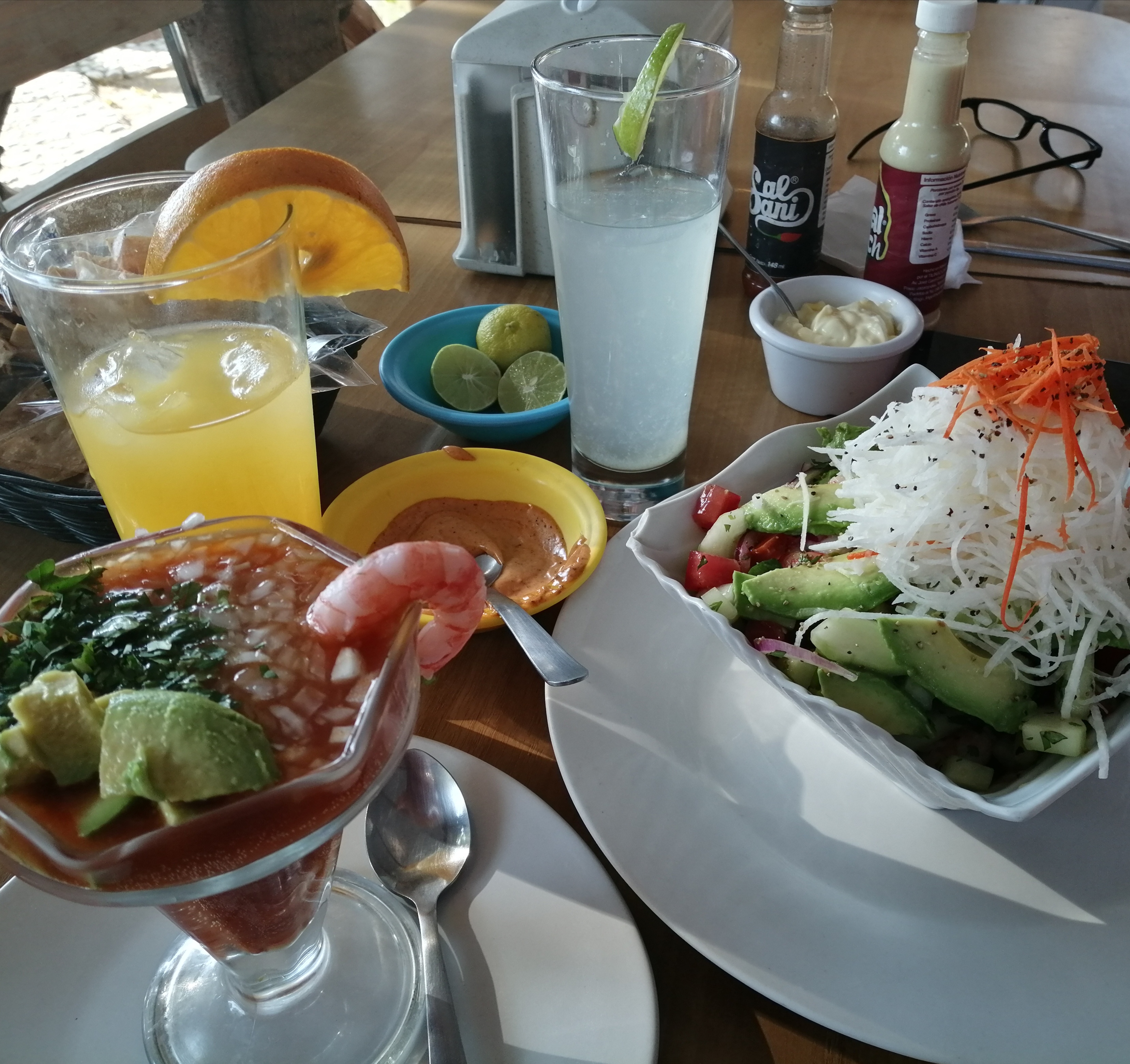 El Tilingo Lingo image 10