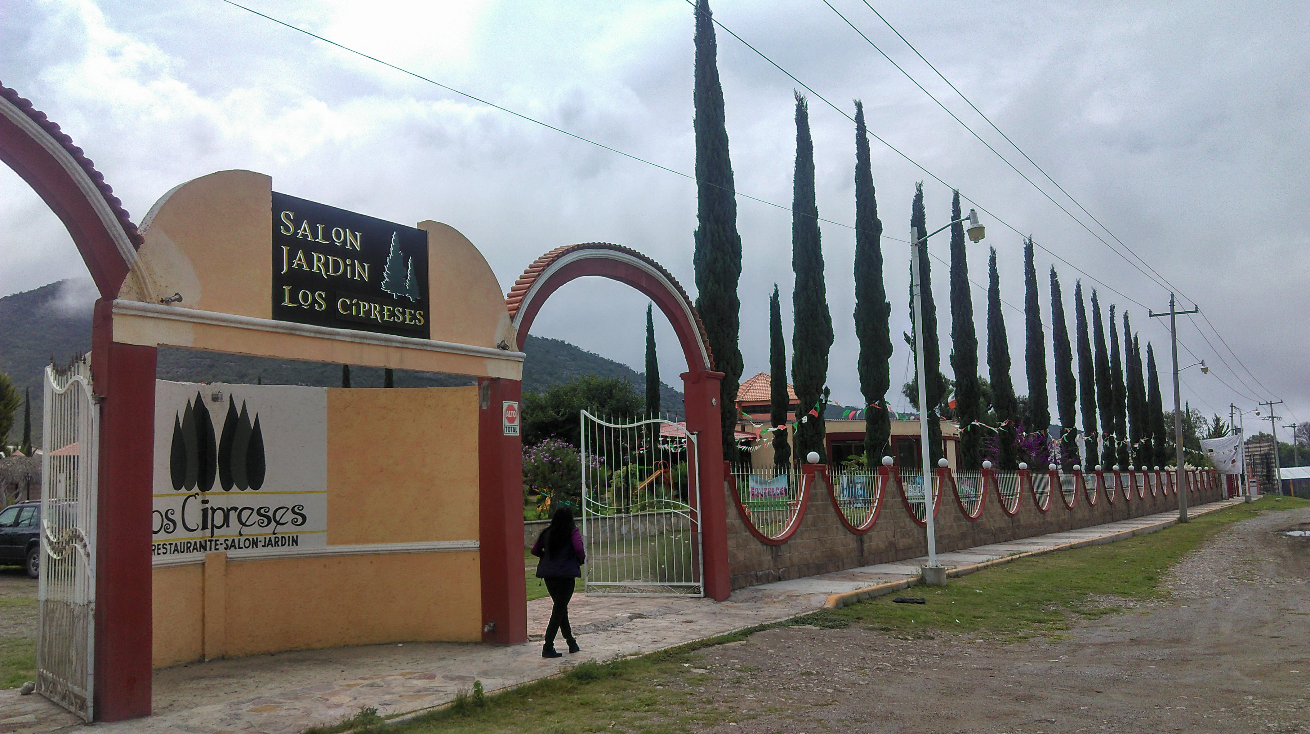 Los Cipreses Restaurante Salón Jardin image 5