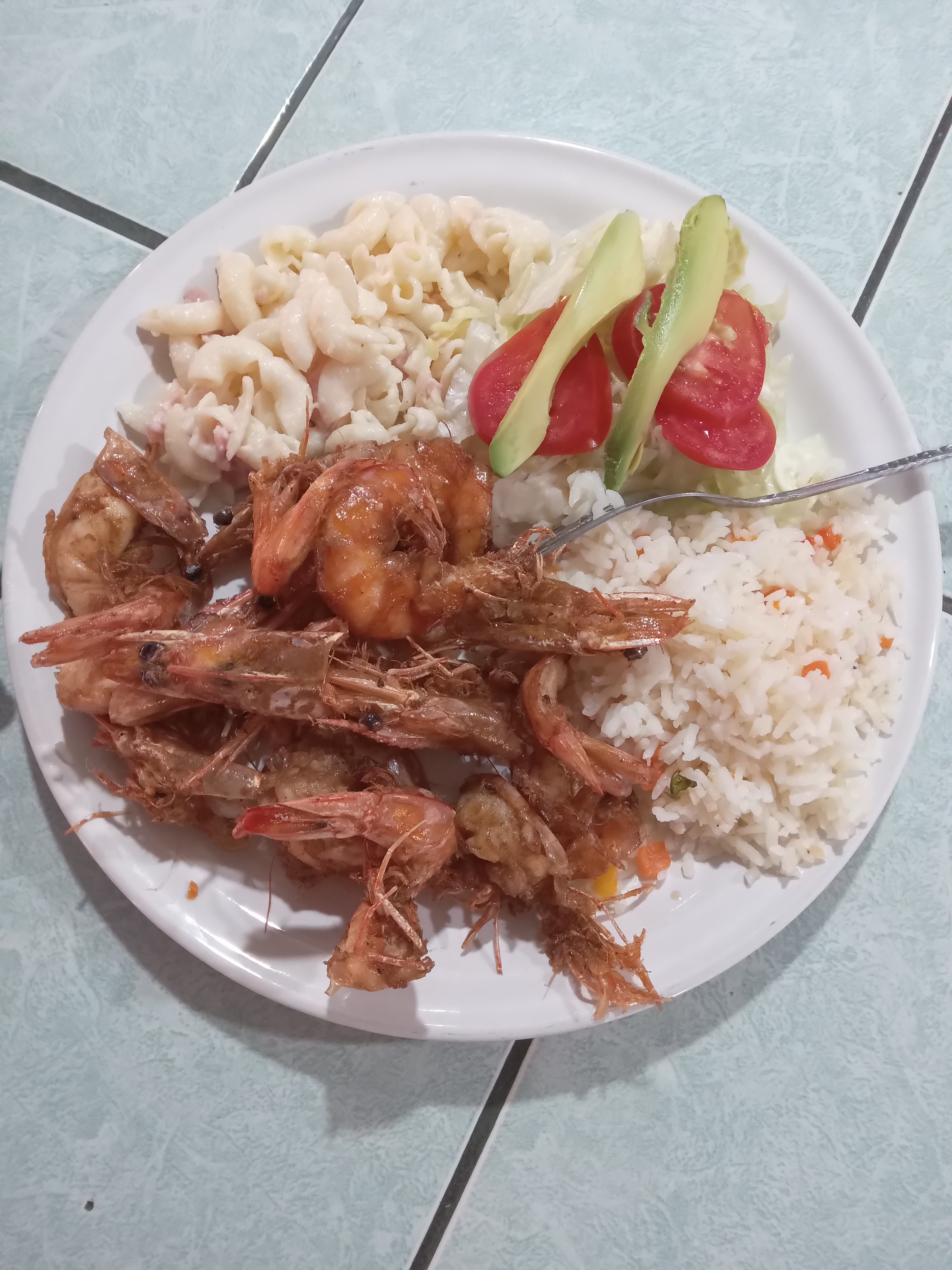 MARISCOS Y CARNES ASADAS LOS LAURELES RESTAURANT.: image 2