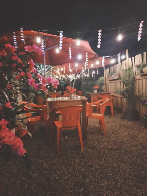 CAPRICHOS restaurante café image 3