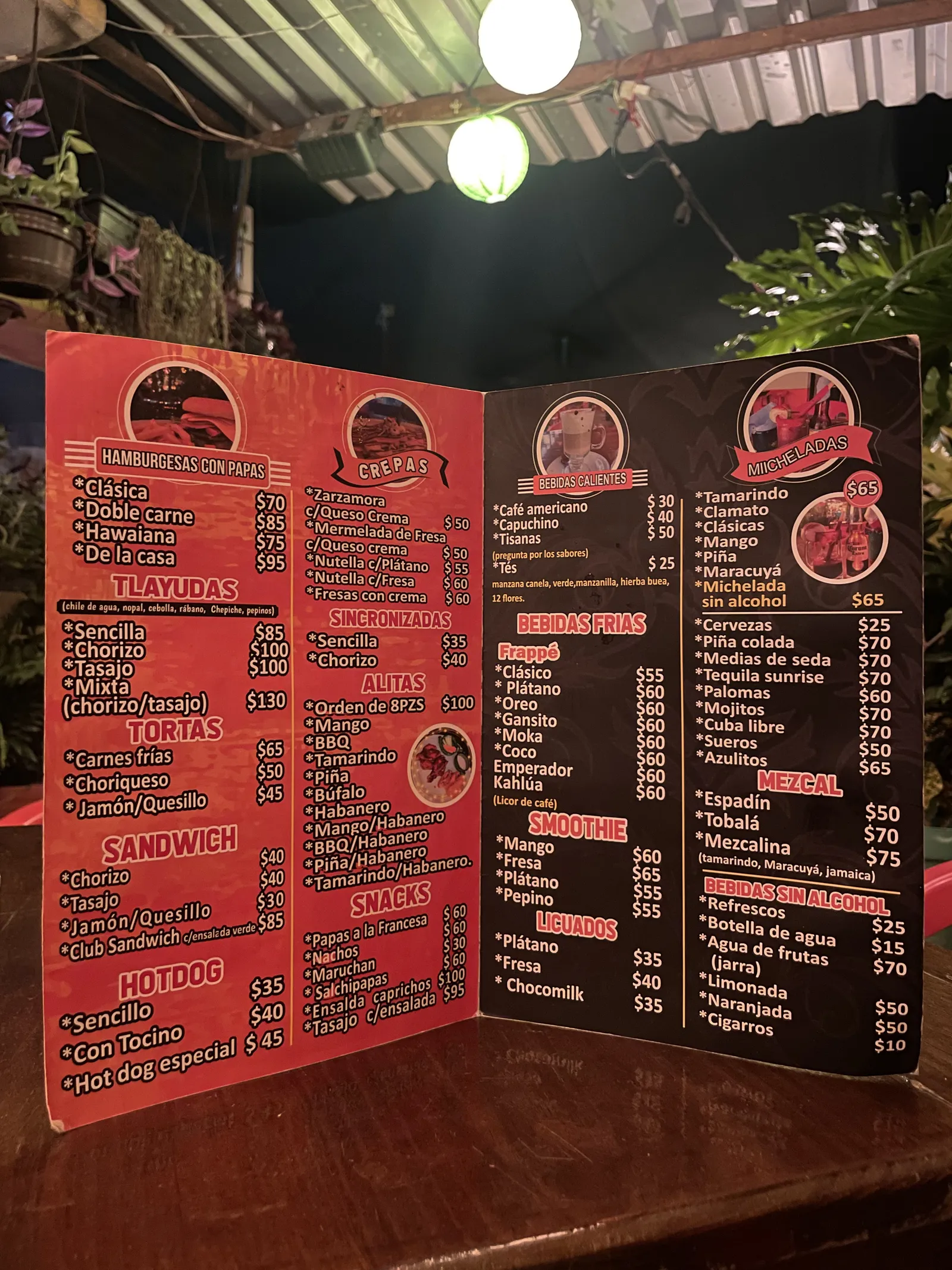 CAPRICHOS restaurante café image 9