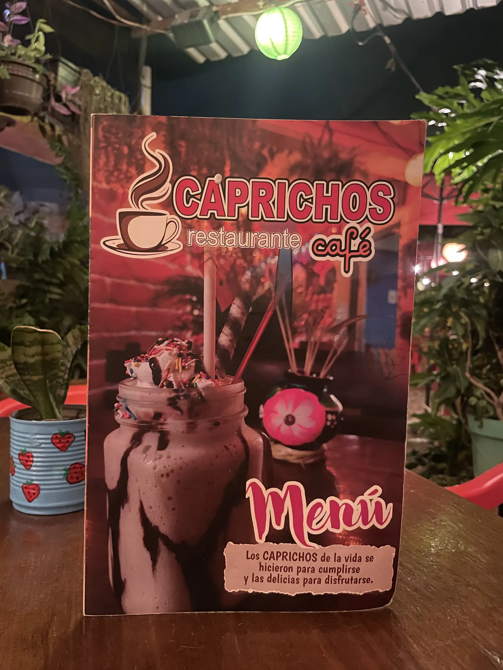 CAPRICHOS restaurante café image 10