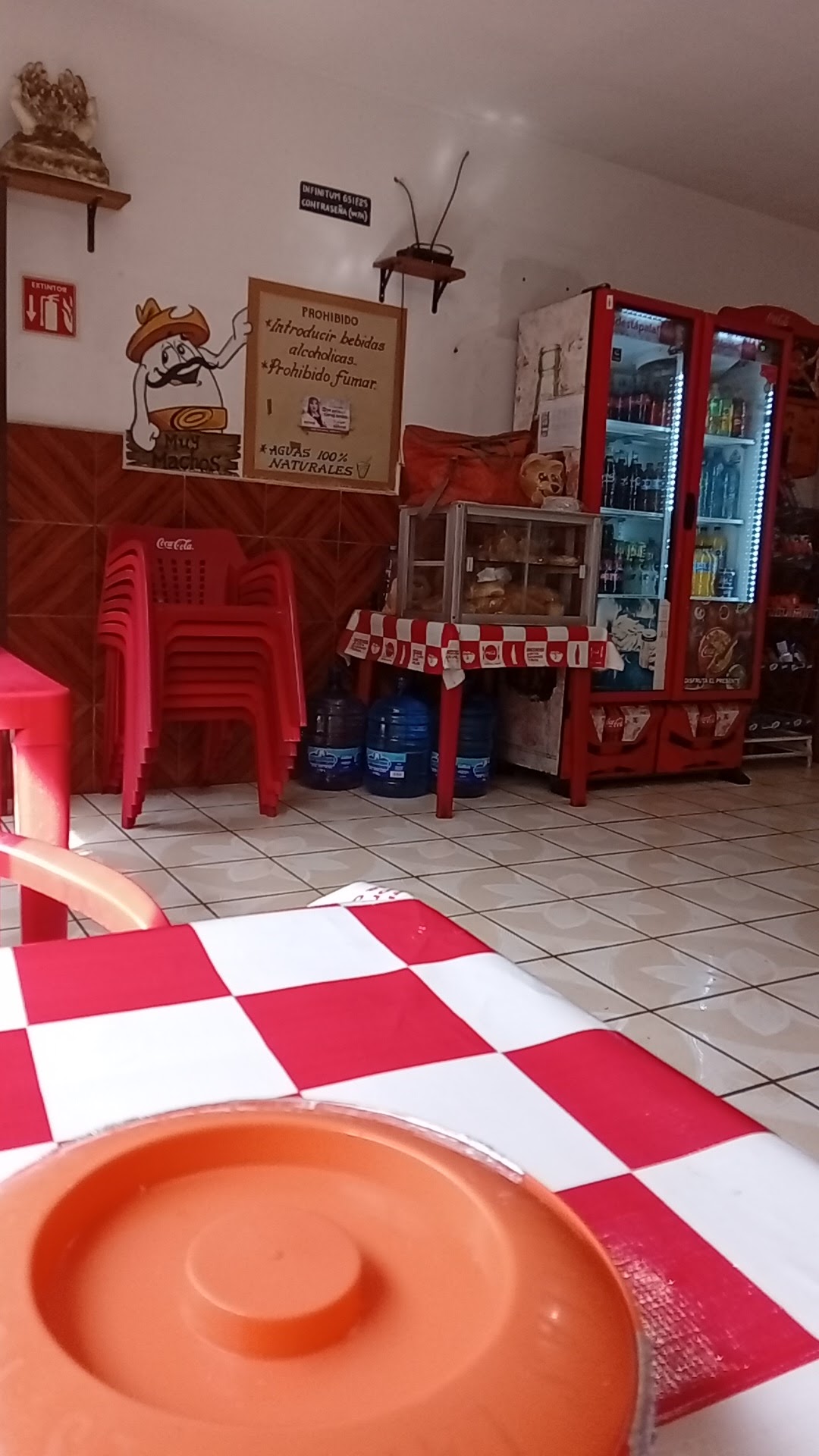 Restaurant por mis huevos image 3