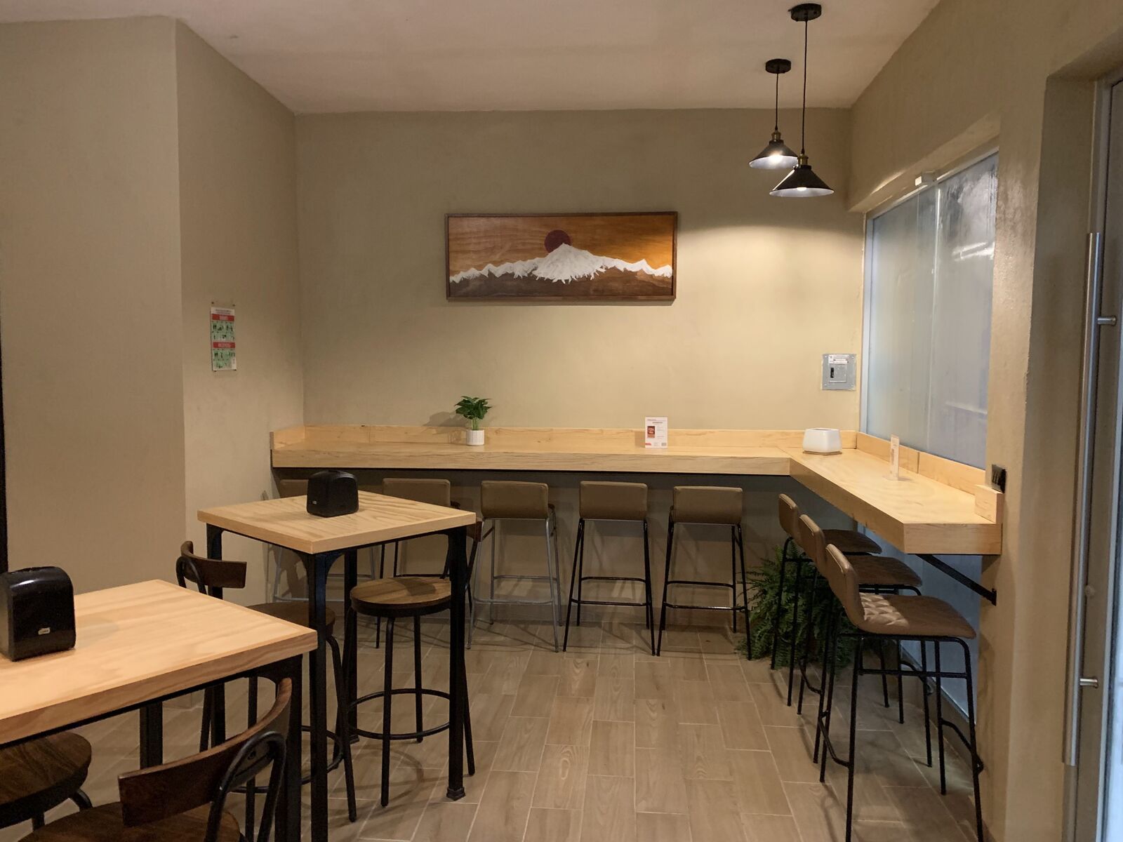 Sushi House Restaurant image 4