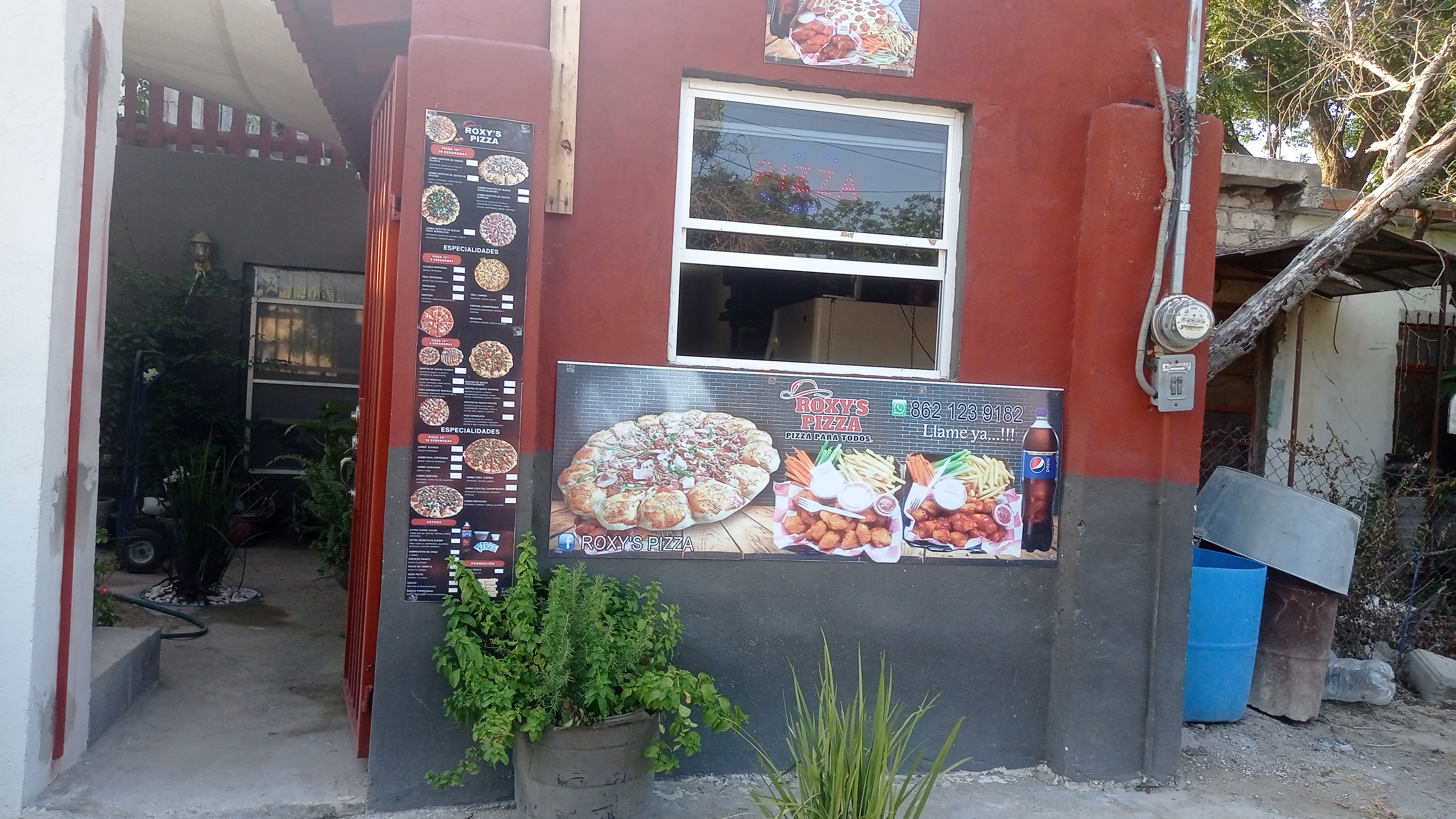 Roxy's Pzza image 10