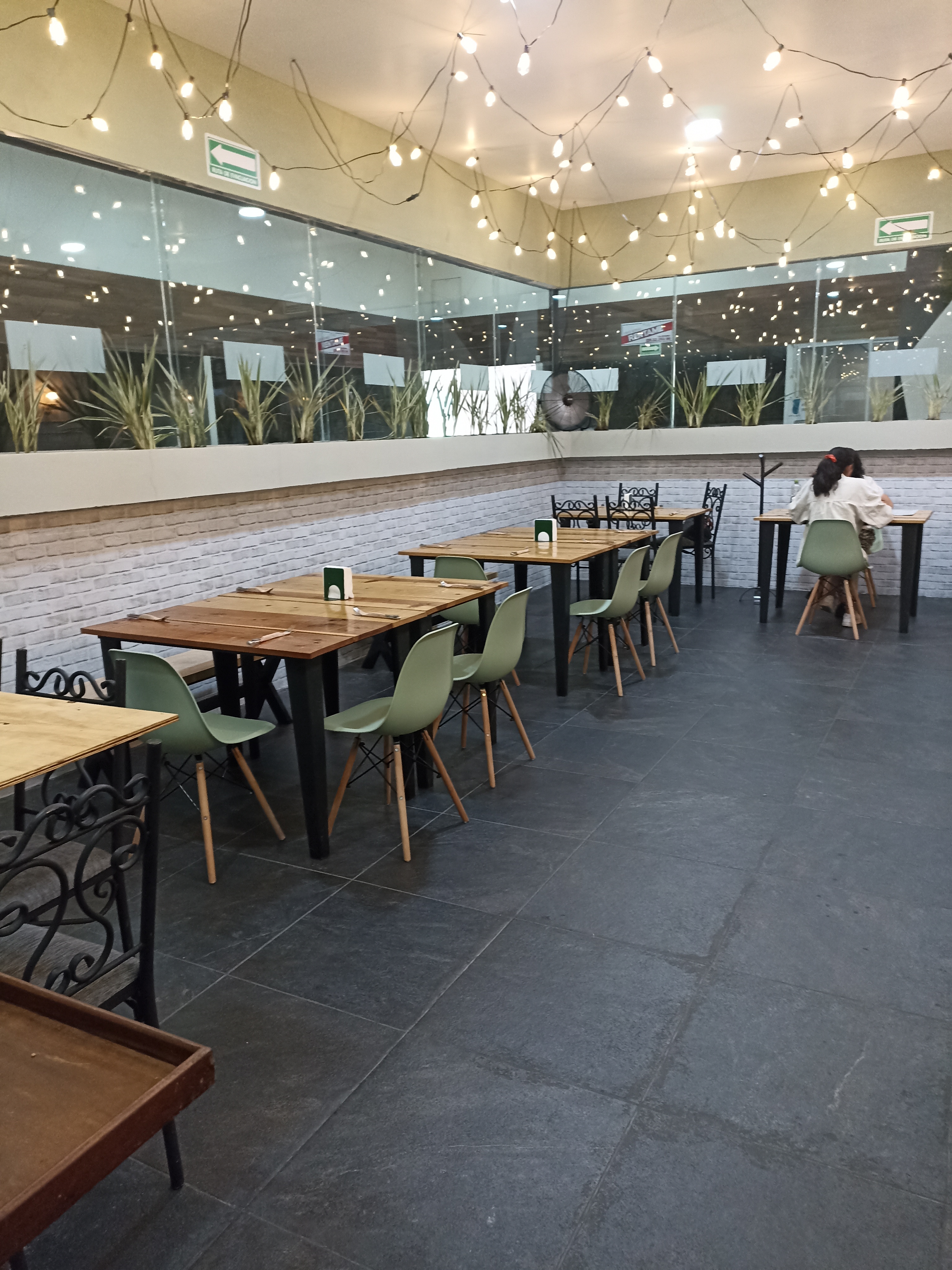 Mon Chou Restaurante image 3