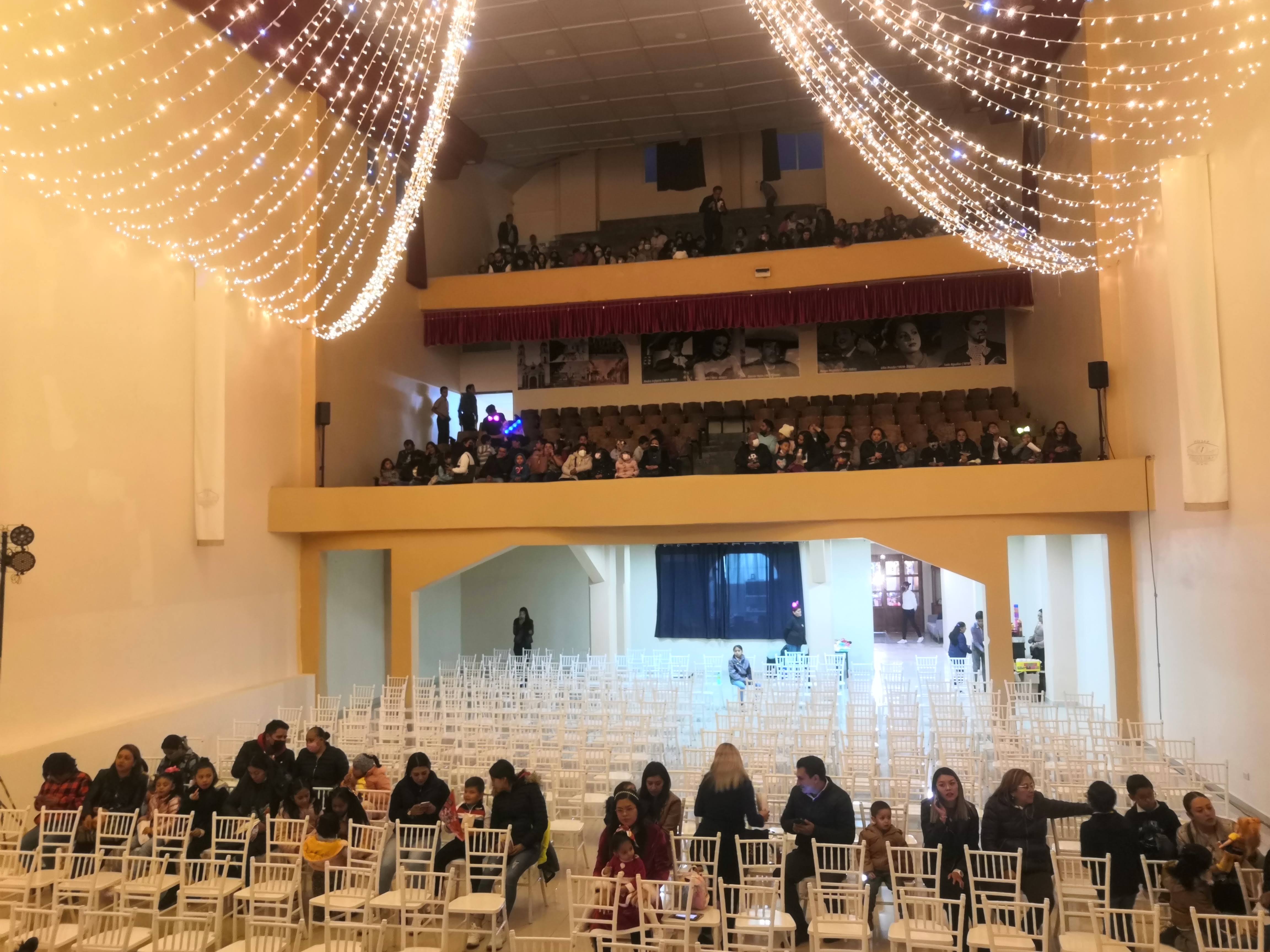 Salón - Restaurante Variedades image 5