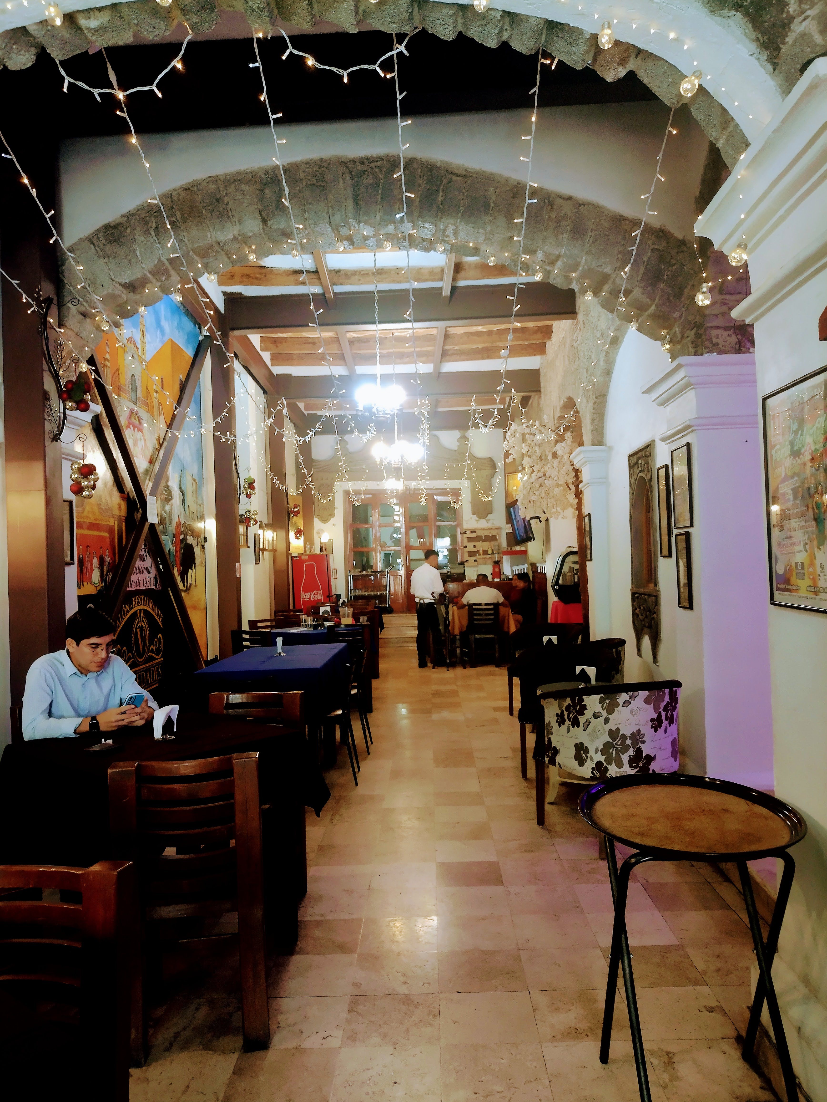 Salón - Restaurante Variedades image 6