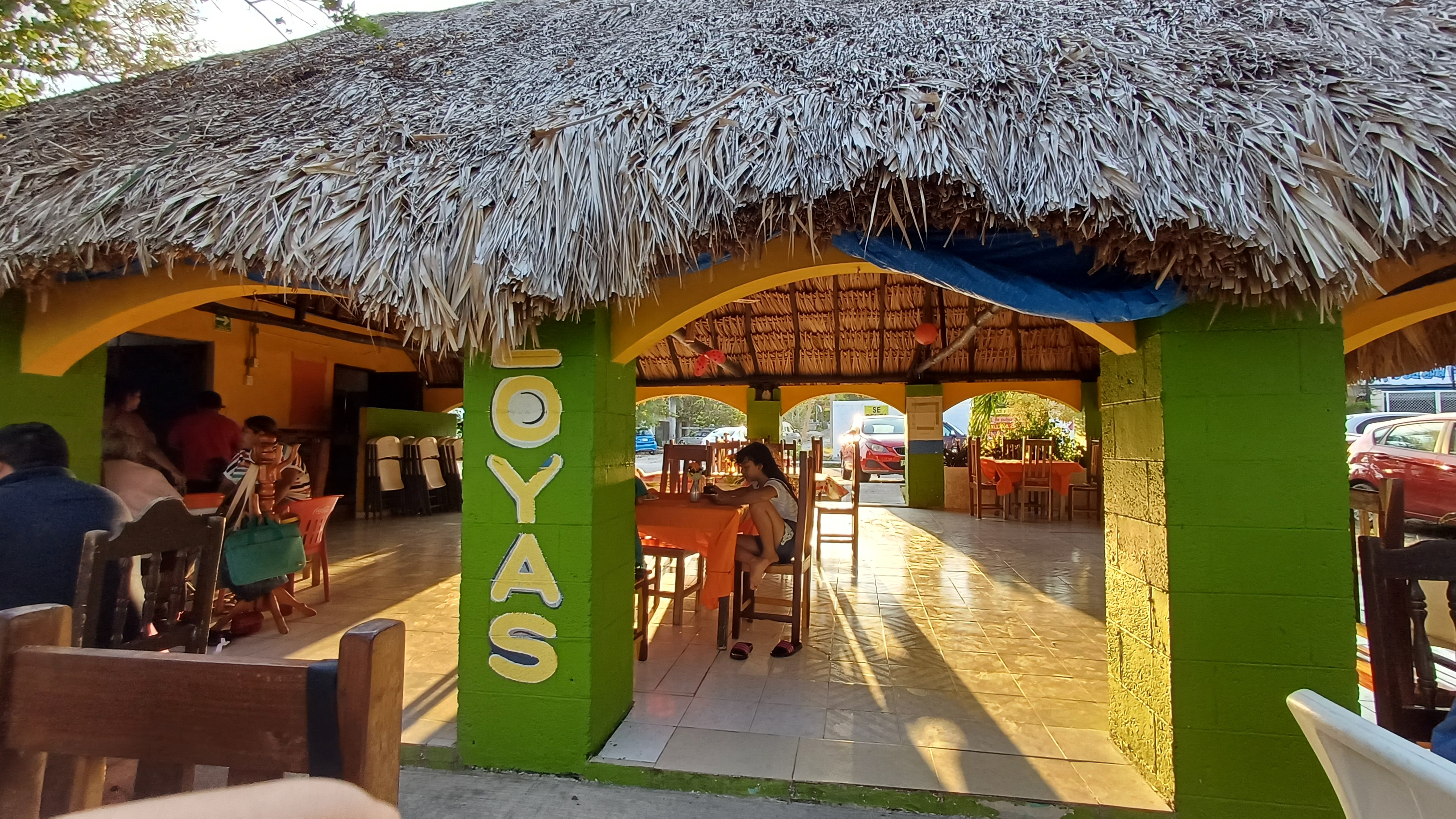 Loyas Restaurant image 1
