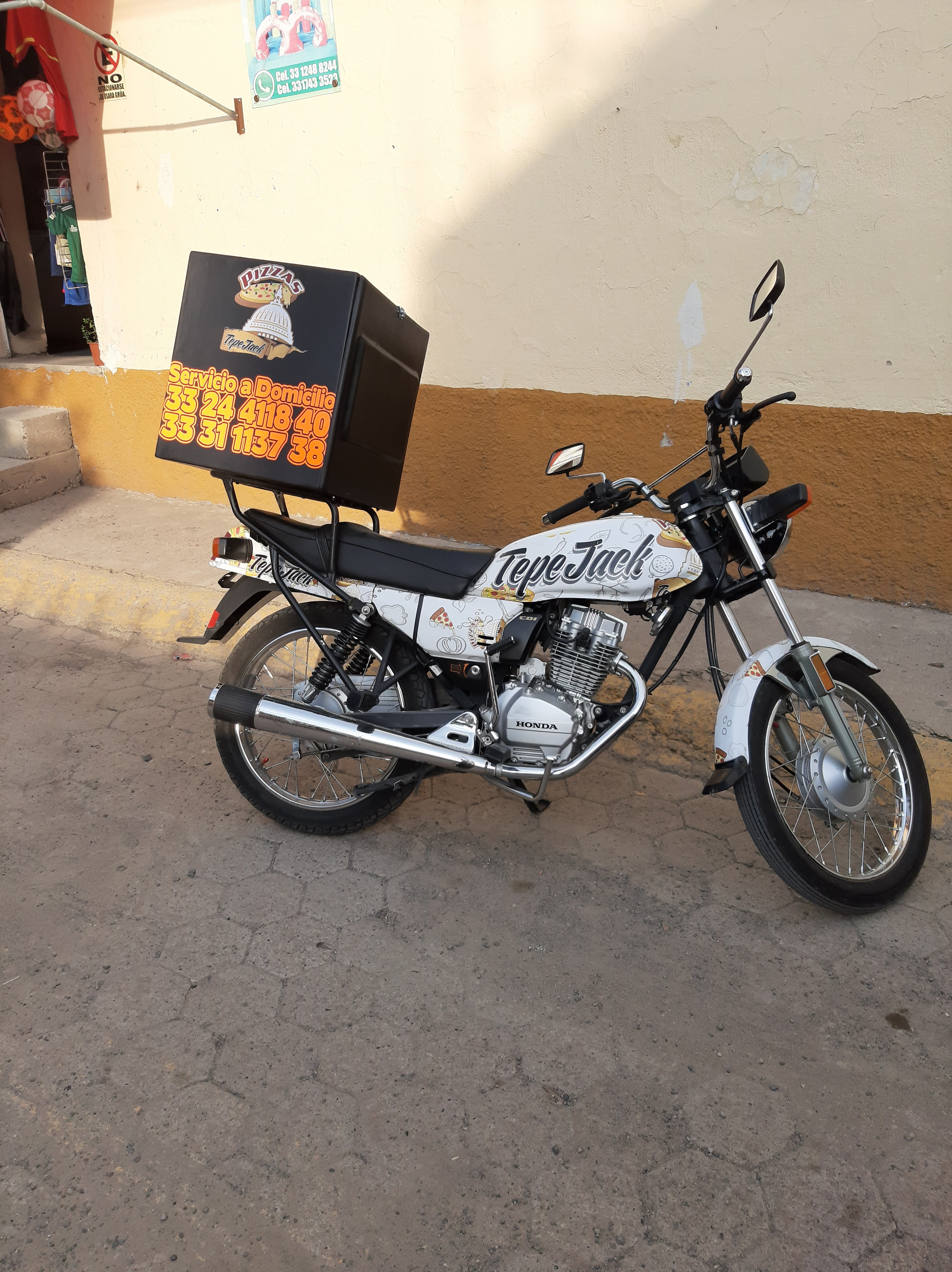 Pizzas TepeJack Cajititlán image 9