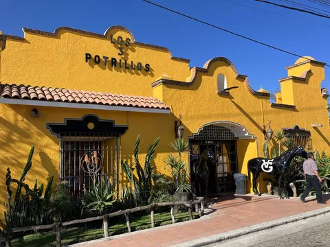 Restaurante Campestre los Tres Potrillos image 1
