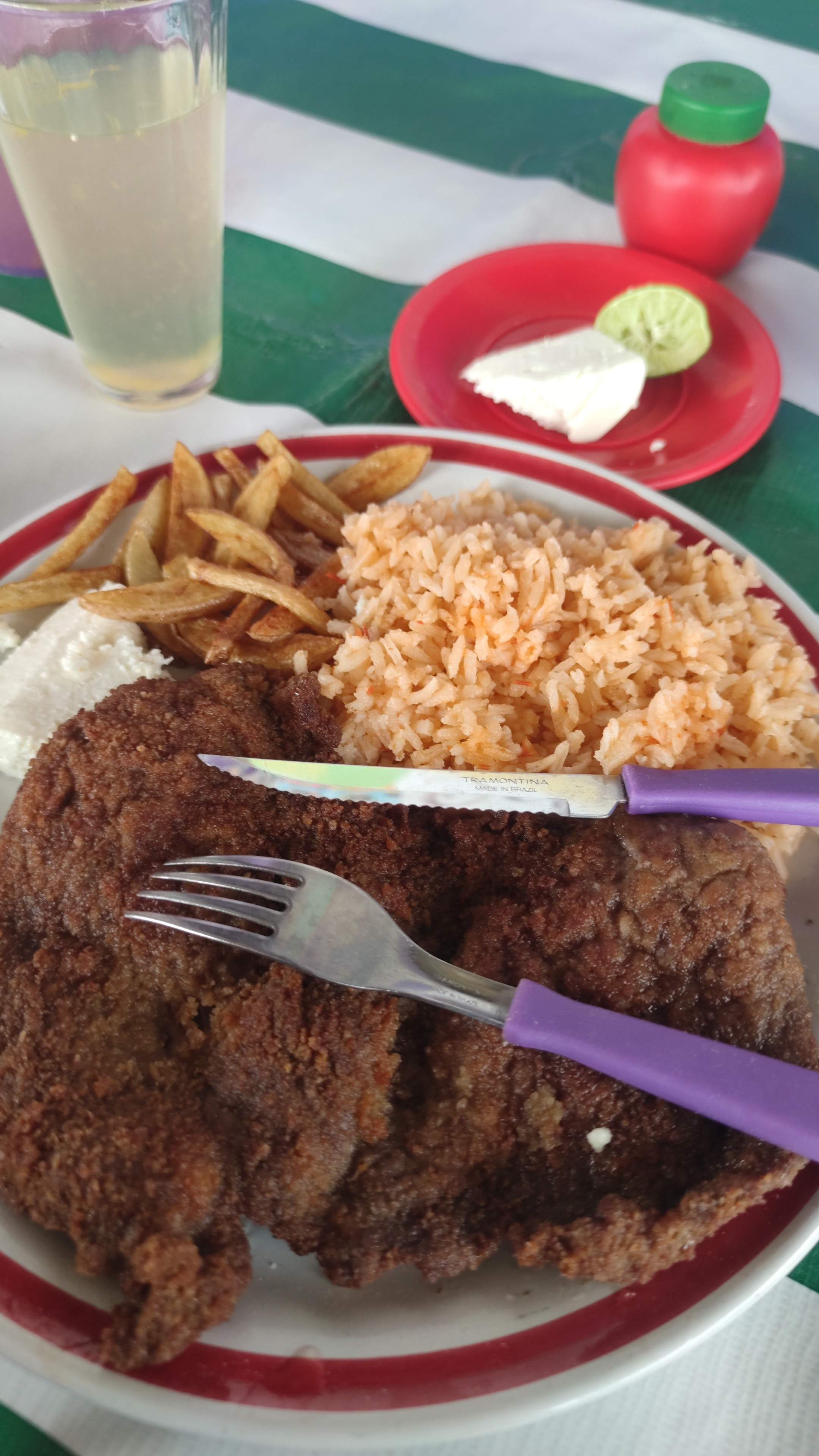 Comedor doña neri image 4