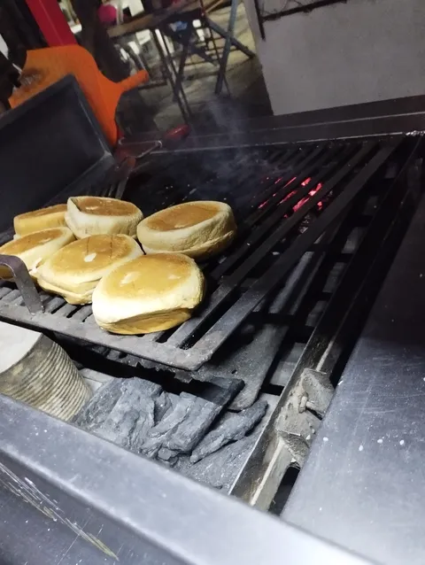 Tortas a la barda (a la leña) image 5