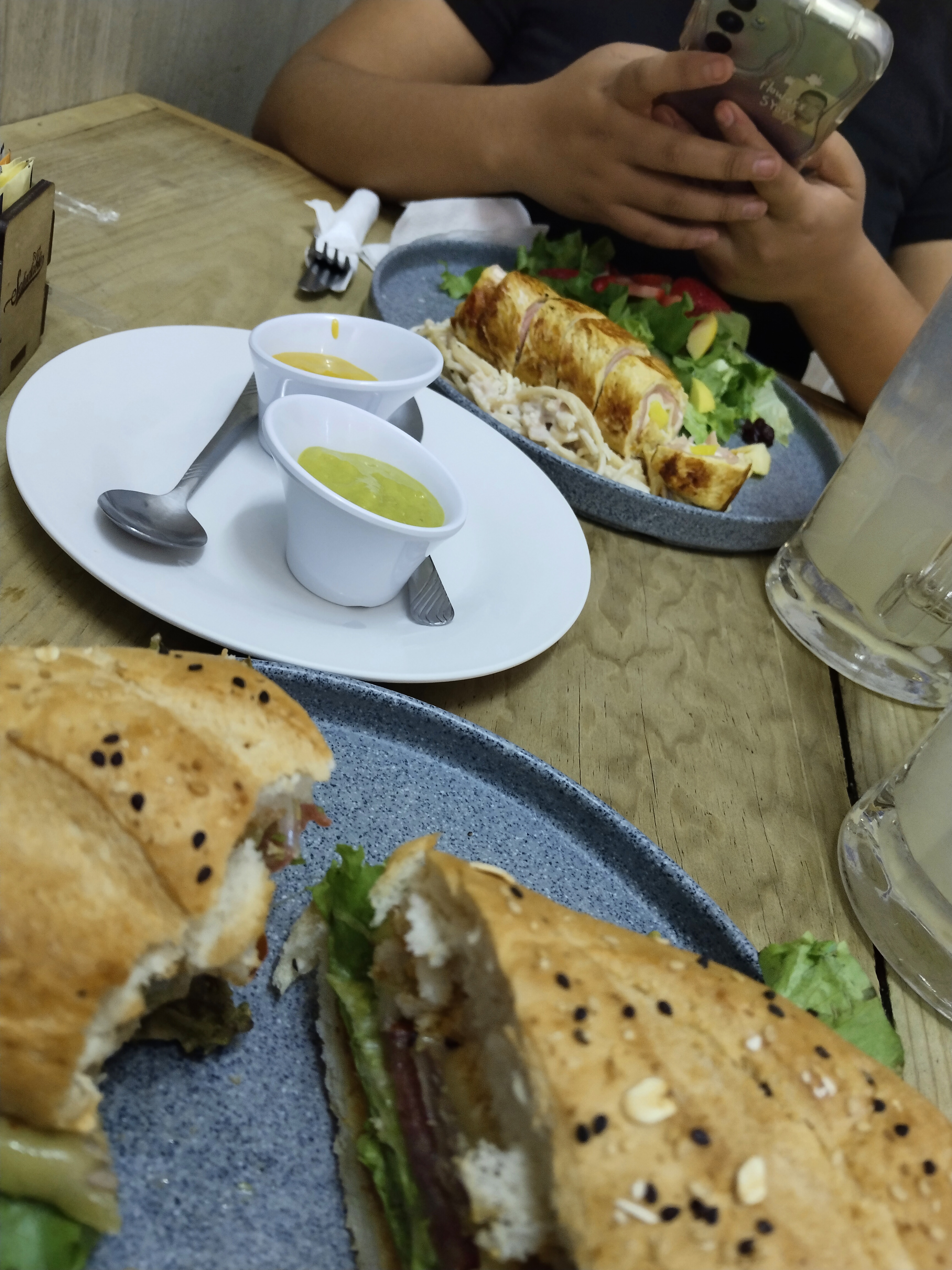 SALUDABLE RESTAURANTE image 8