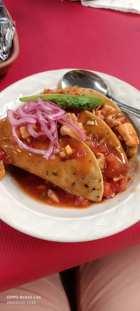 Mariscos LA CURVA image 6