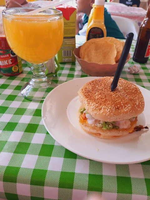Jaiba mariscos bar image 7