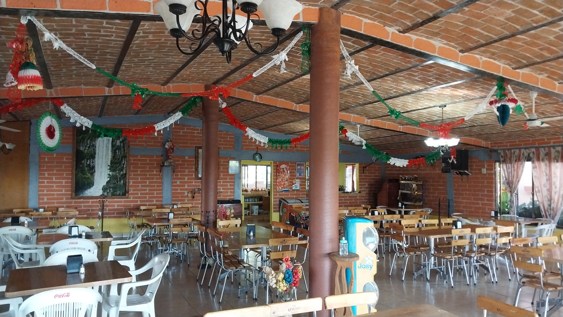 La Cascada Restaurant image 4