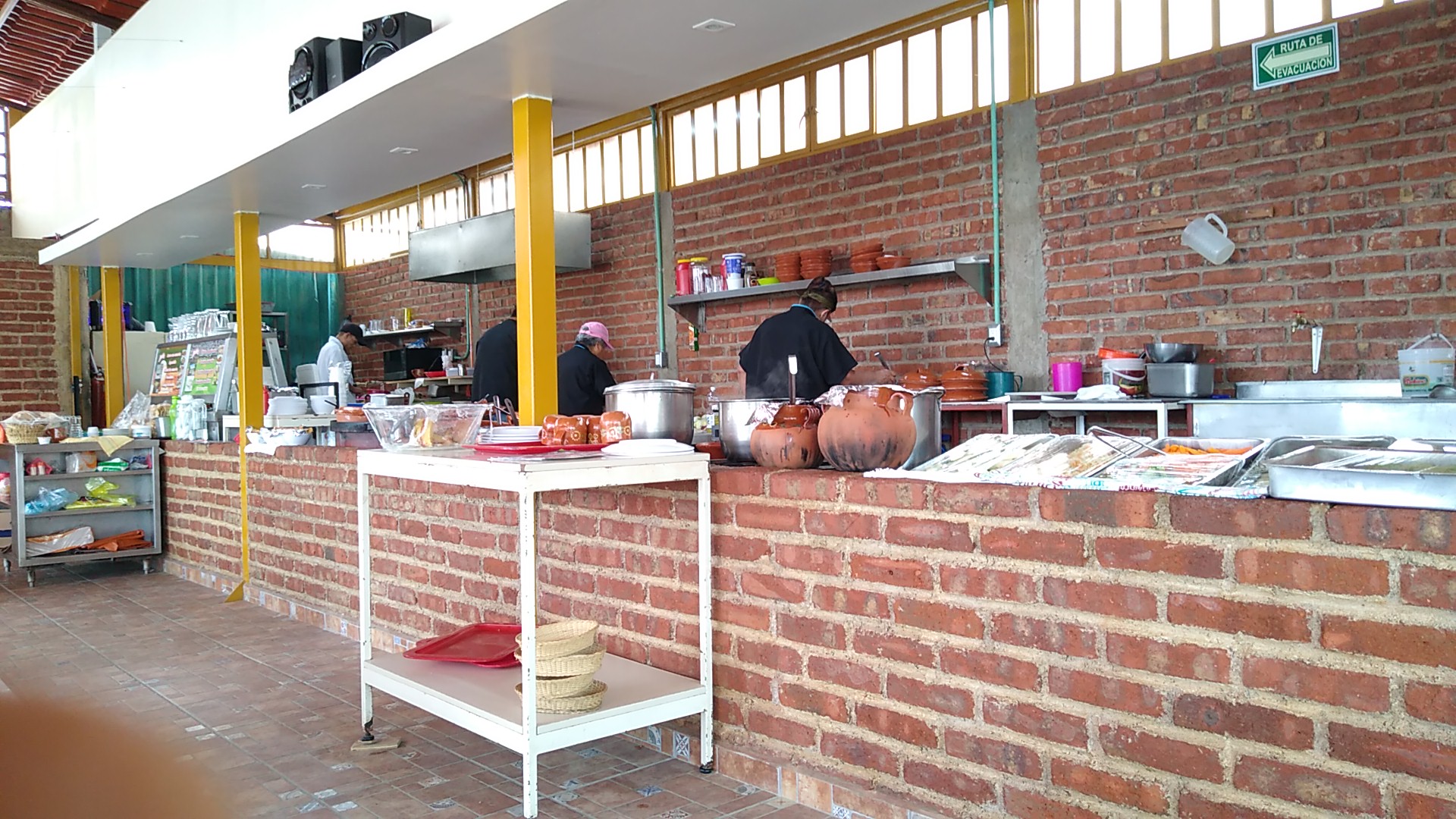 Pepez Restaurant image 1