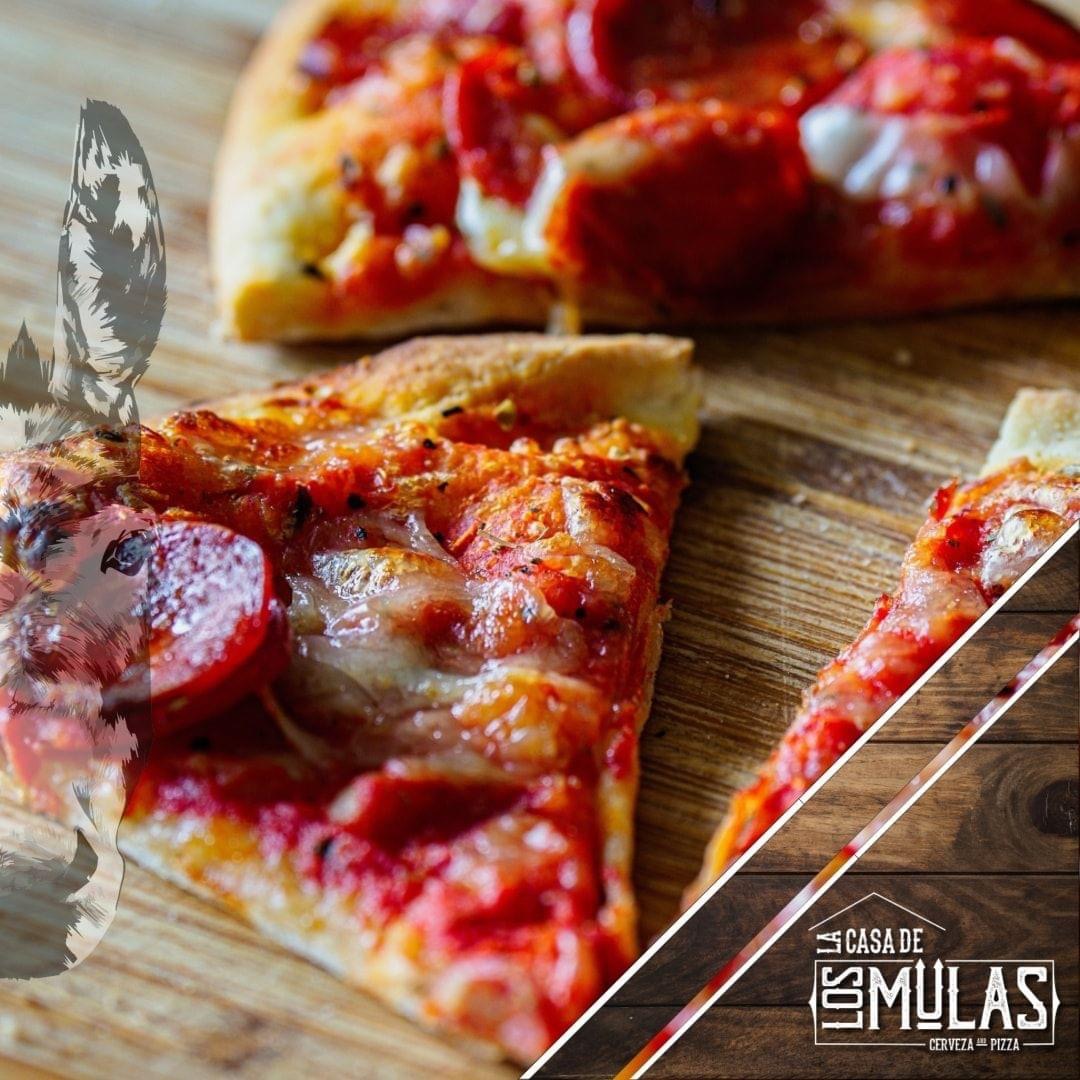 LA CASA DE LOS MULAS // Cerveza Artesanal & Pizza image 2