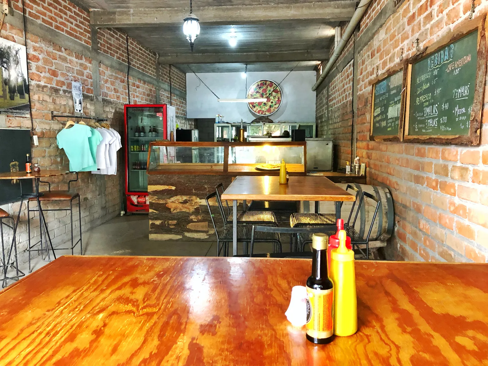 LA CASA DE LOS MULAS // Cerveza Artesanal & Pizza image 7