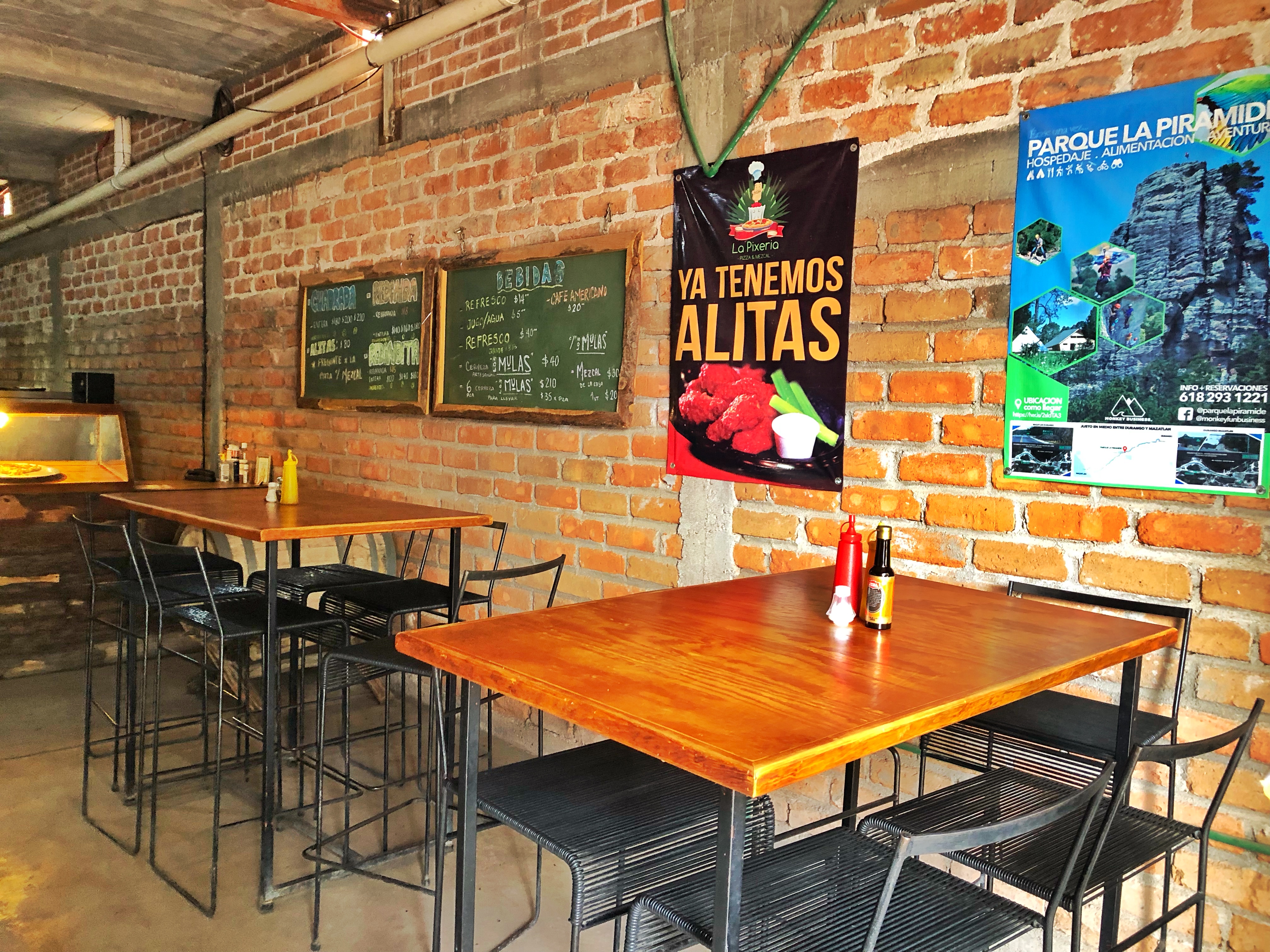 LA CASA DE LOS MULAS // Cerveza Artesanal & Pizza image 10