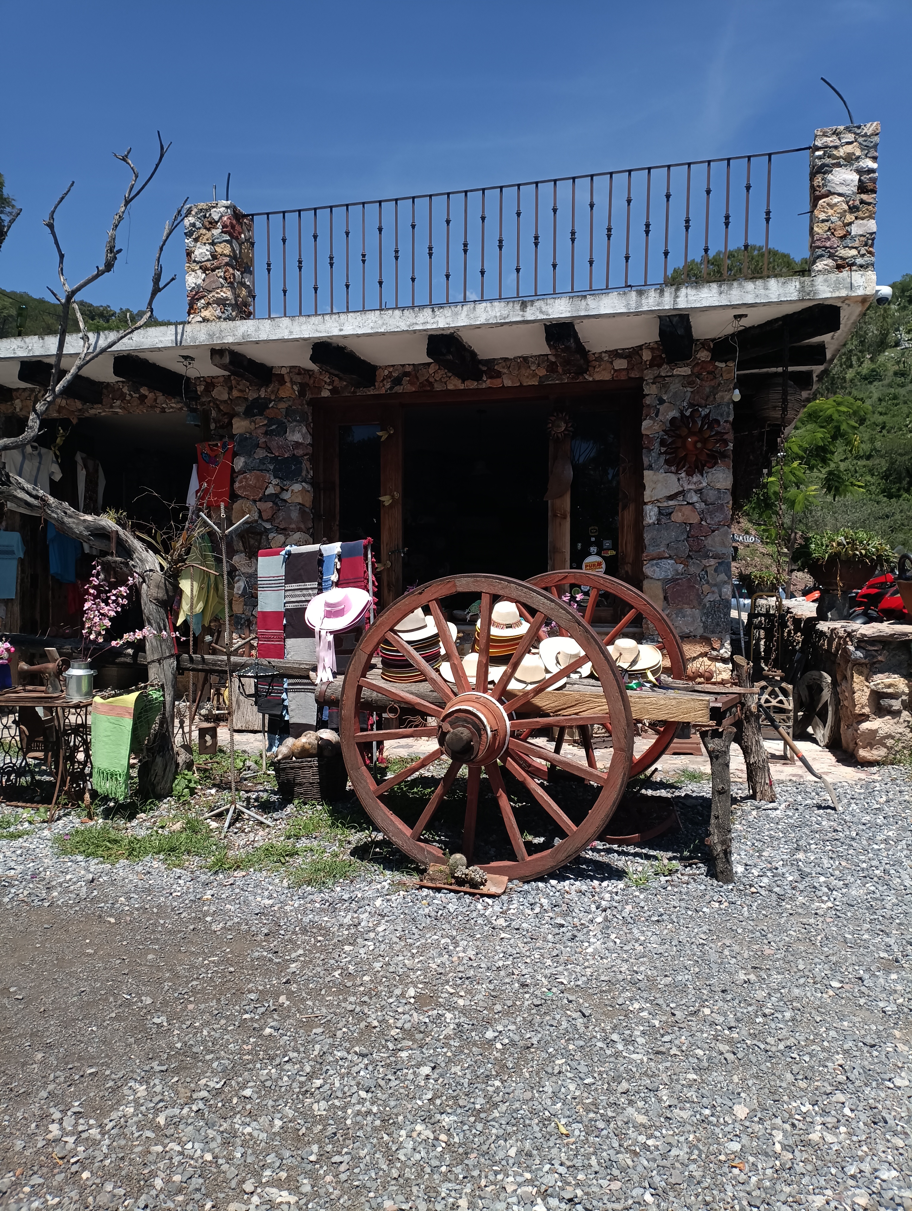 LA ANTIGUA RESTAURANT & ARTESANIAS image 7