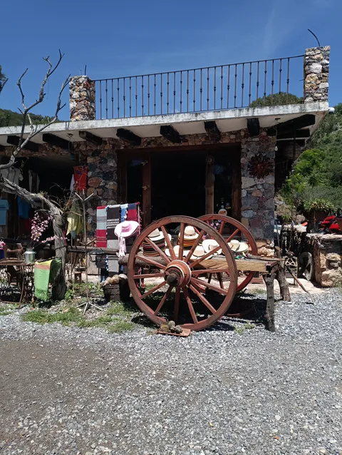 LA ANTIGUA RESTAURANT & ARTESANIAS image 7