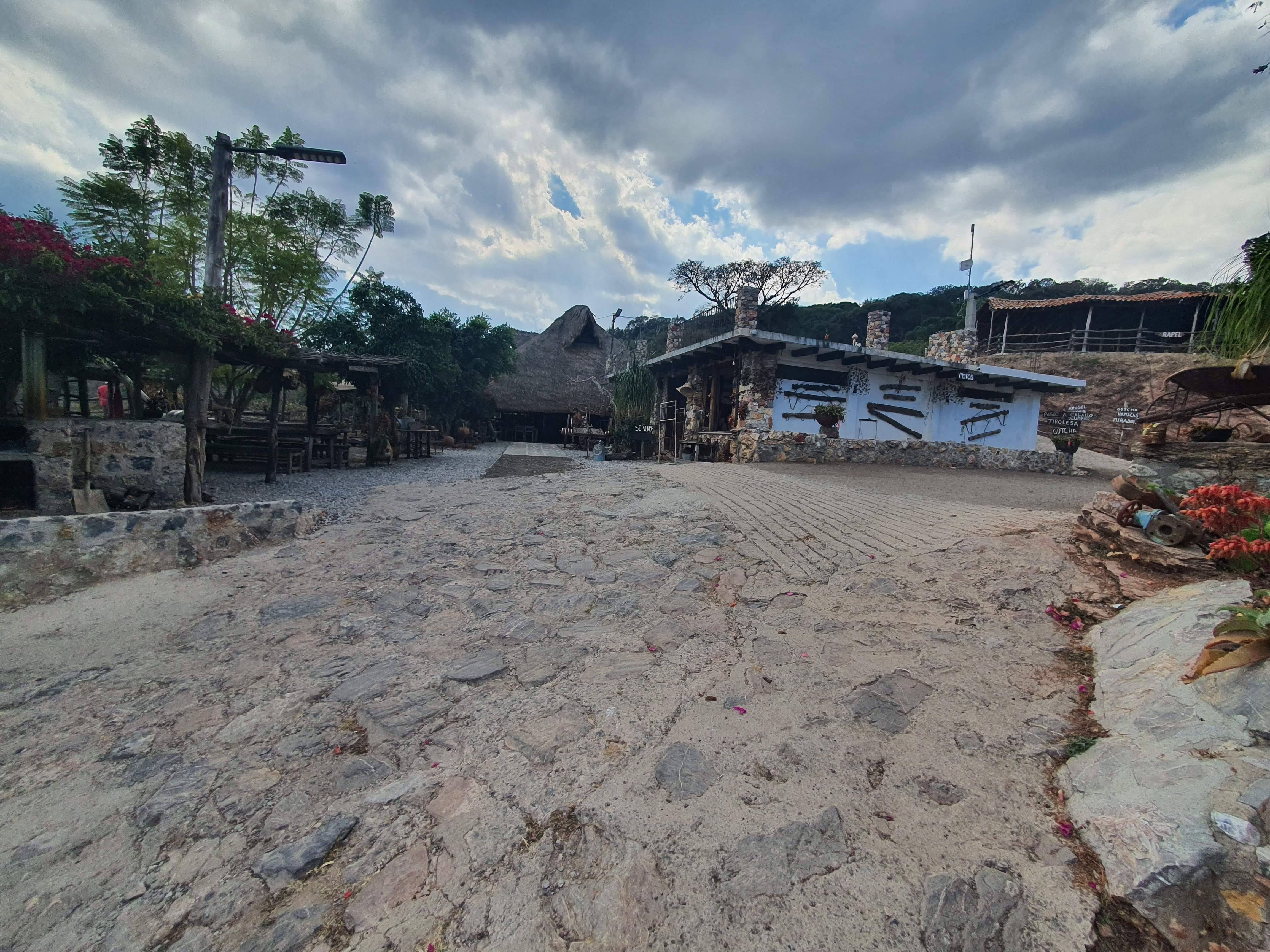 LA ANTIGUA RESTAURANT & ARTESANIAS image 9